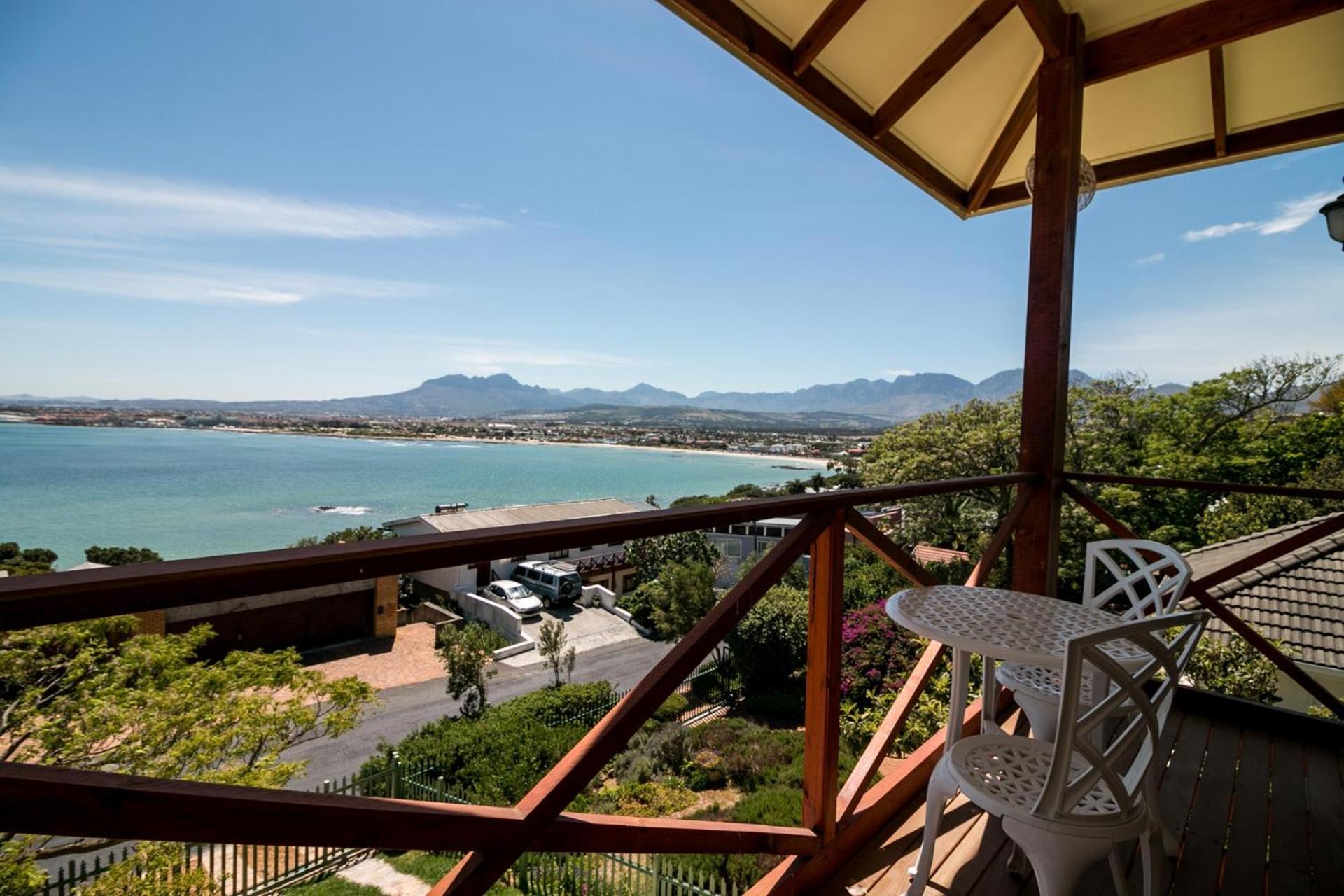 Le Gaulois Luxury Apartments, sleeps 2, Sea Views view 5