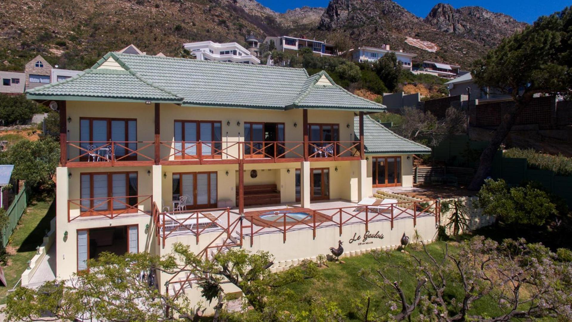 Le Gaulois Luxury Apartments, sleeps 2, Sea Views view 2