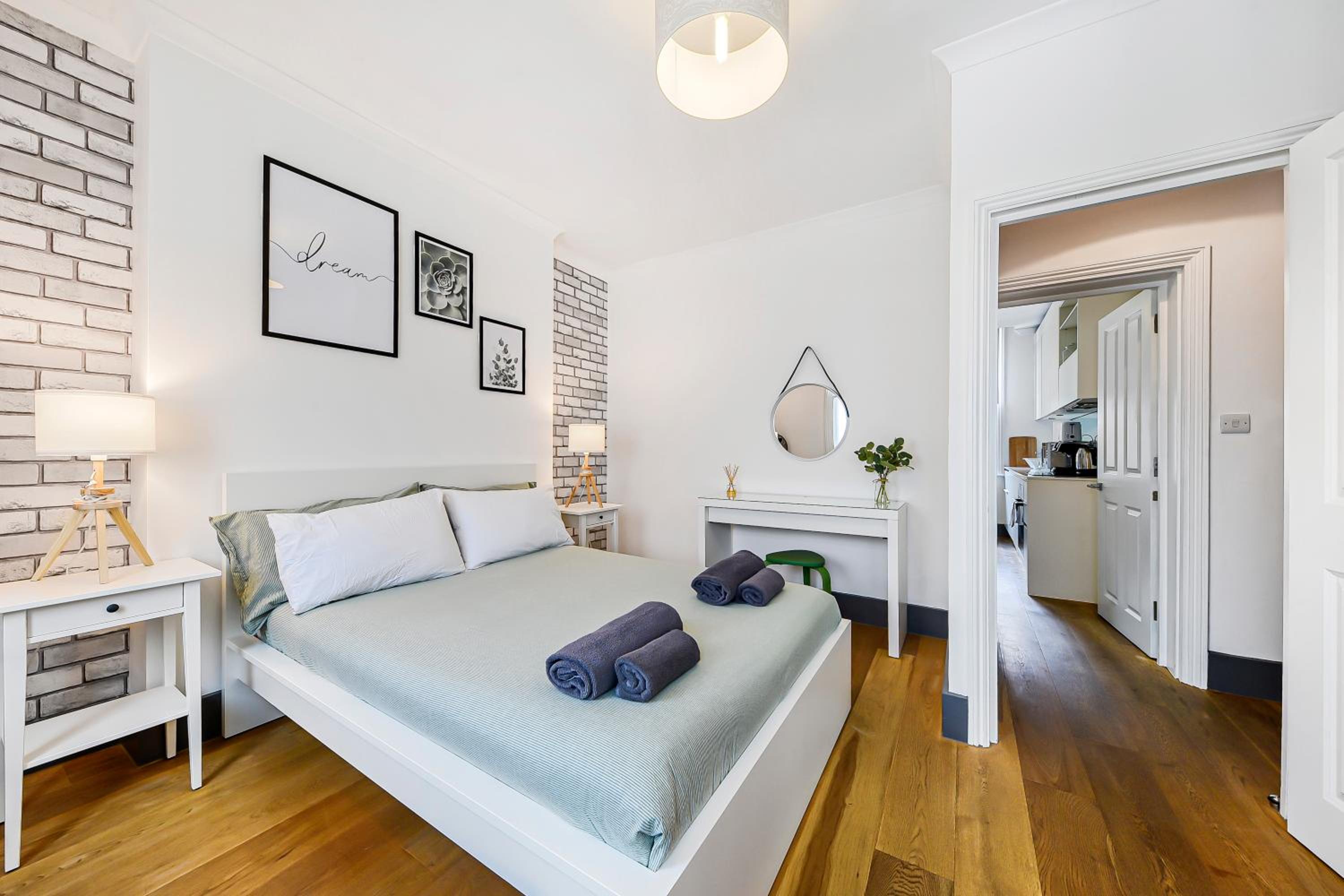 Modern one bedroom in Fitzrovia, Central London