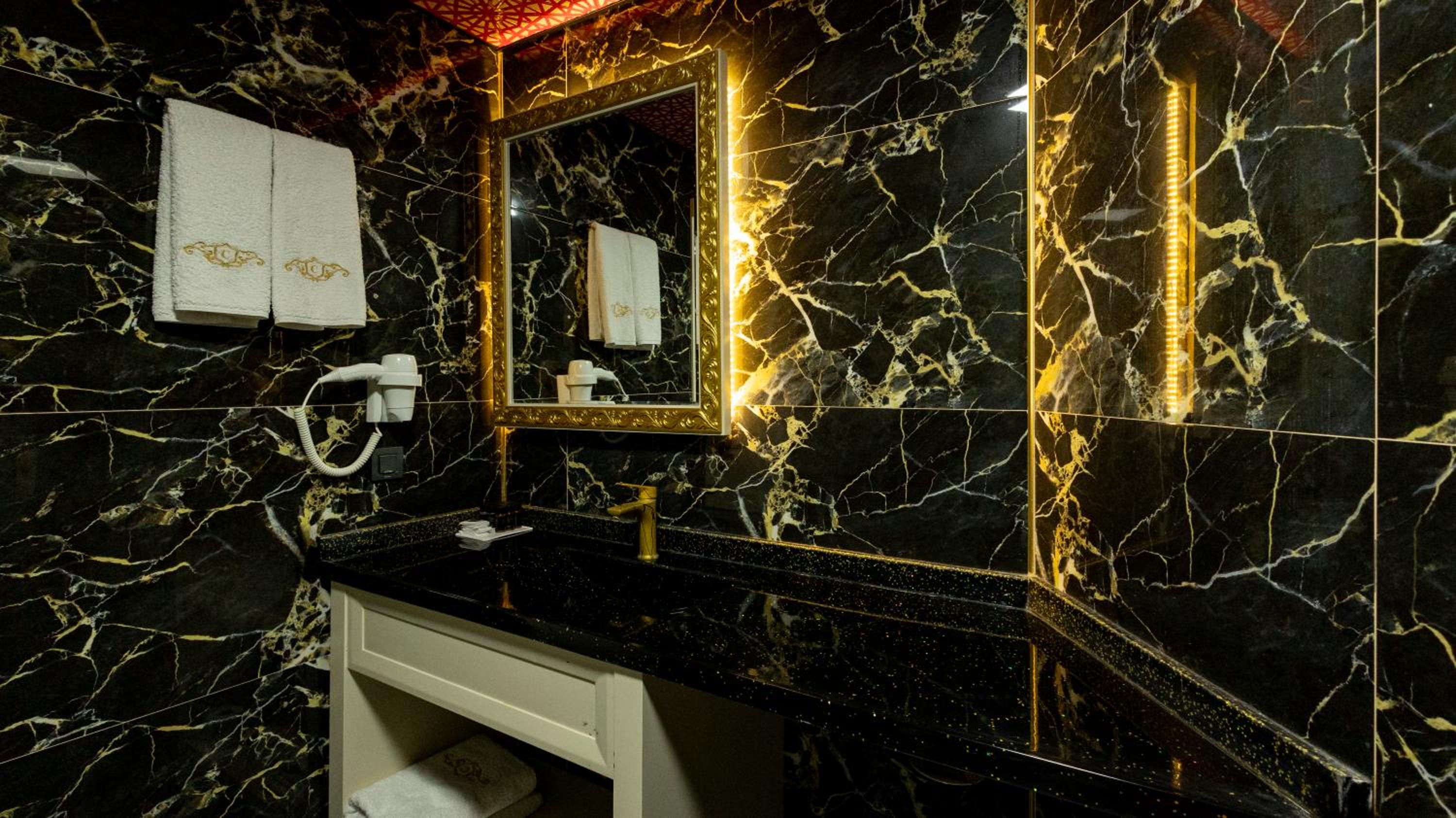 Can Adalya Palace Otel - Image 81