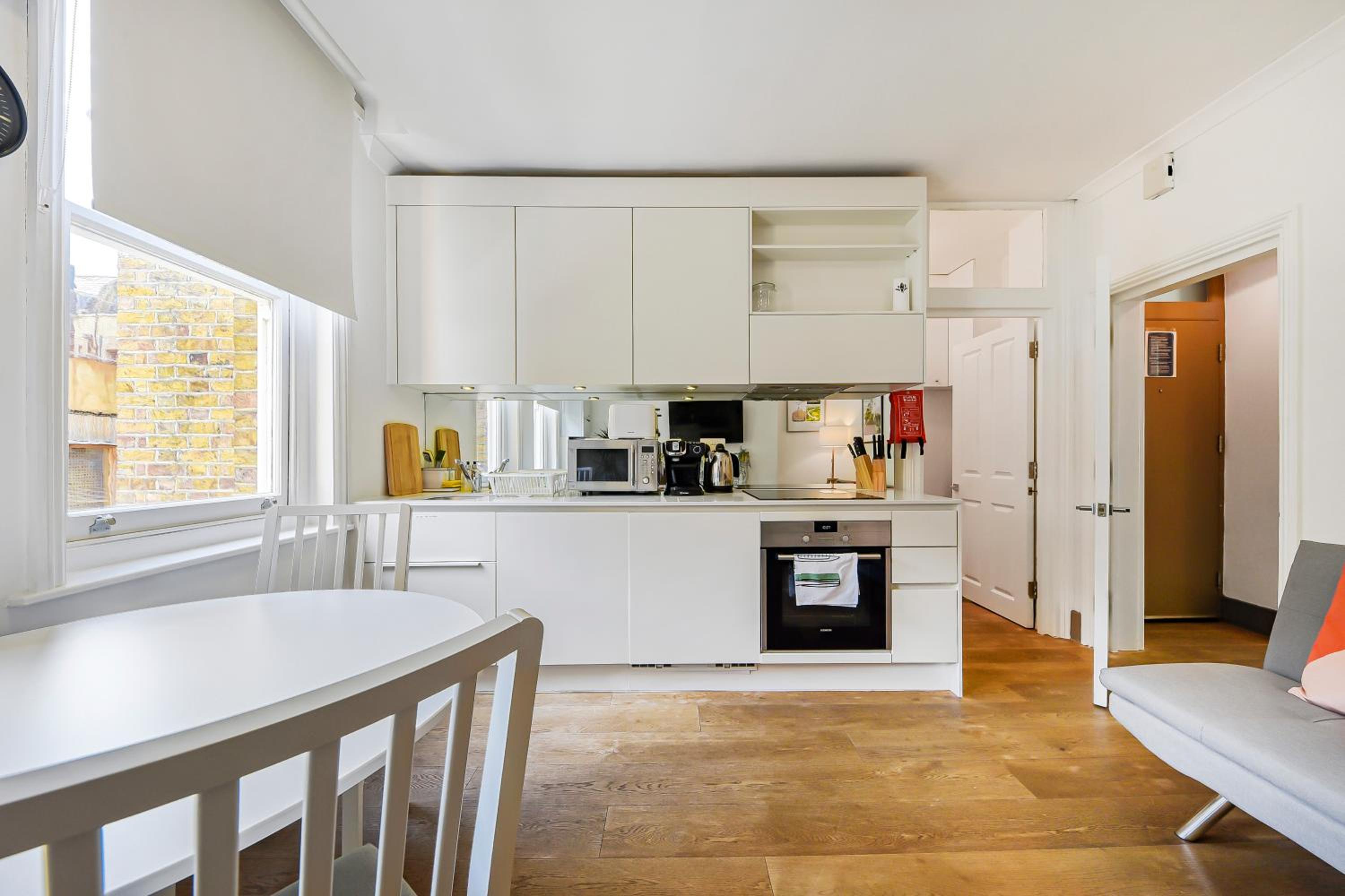 Modern one bedroom in Fitzrovia, Central London