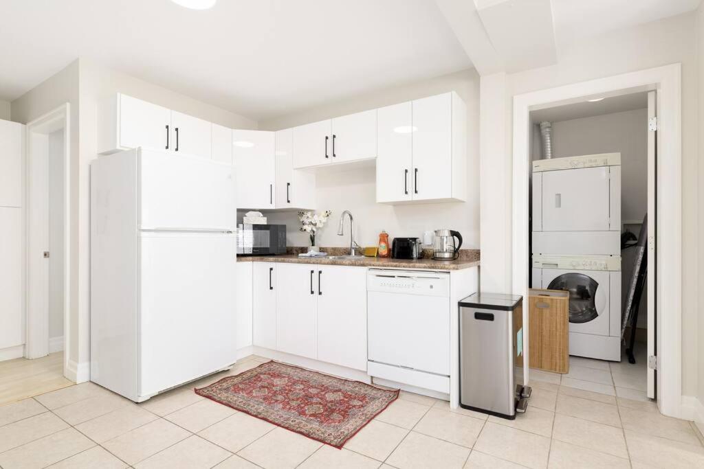 Executive Guest Suite in Surrey, BC