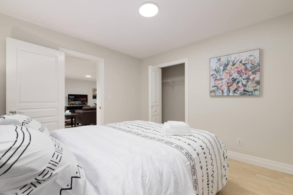Executive Guest Suite in Surrey, BC