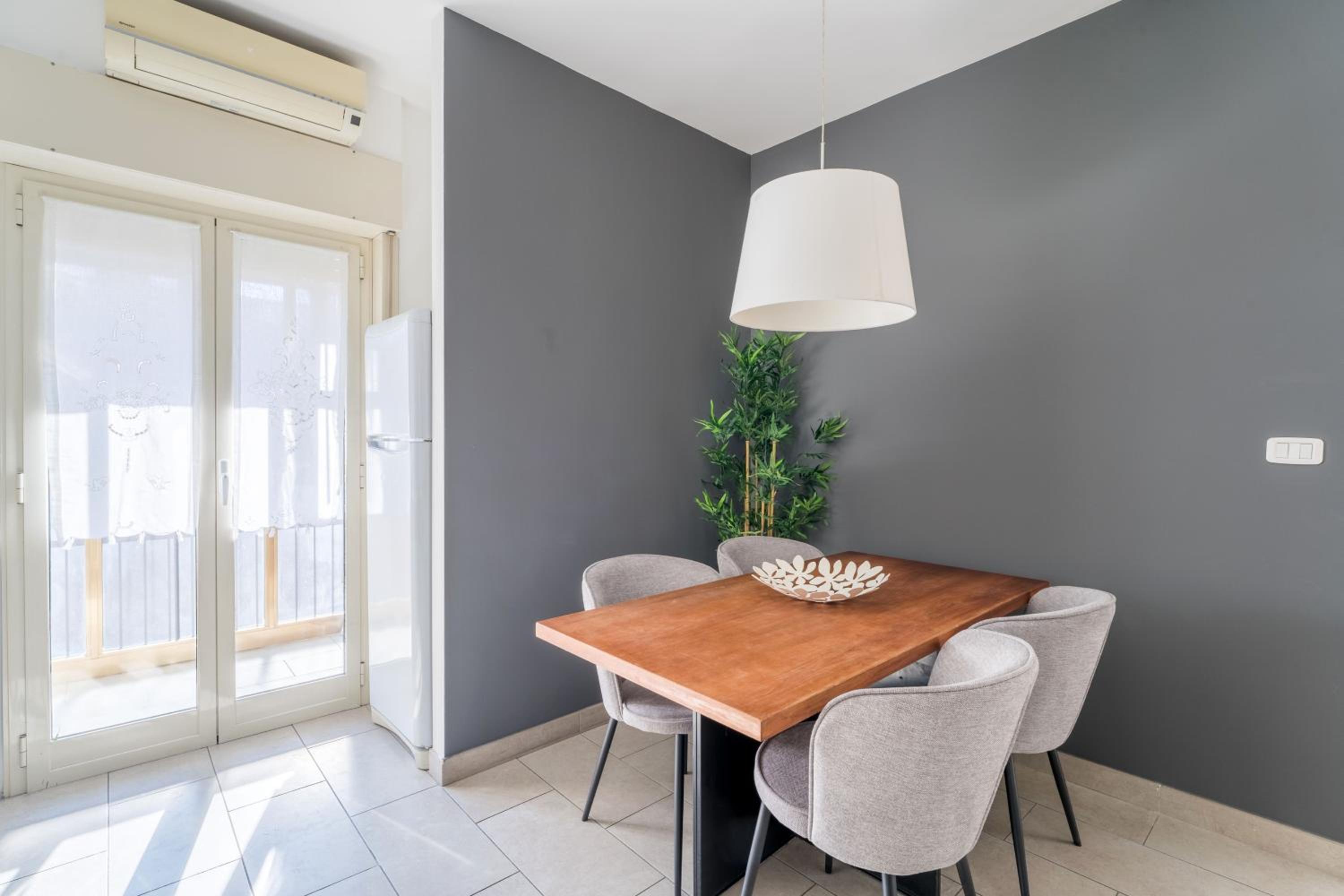 Maison Lumiere, Design Apt 5 min from Tiburtina Station