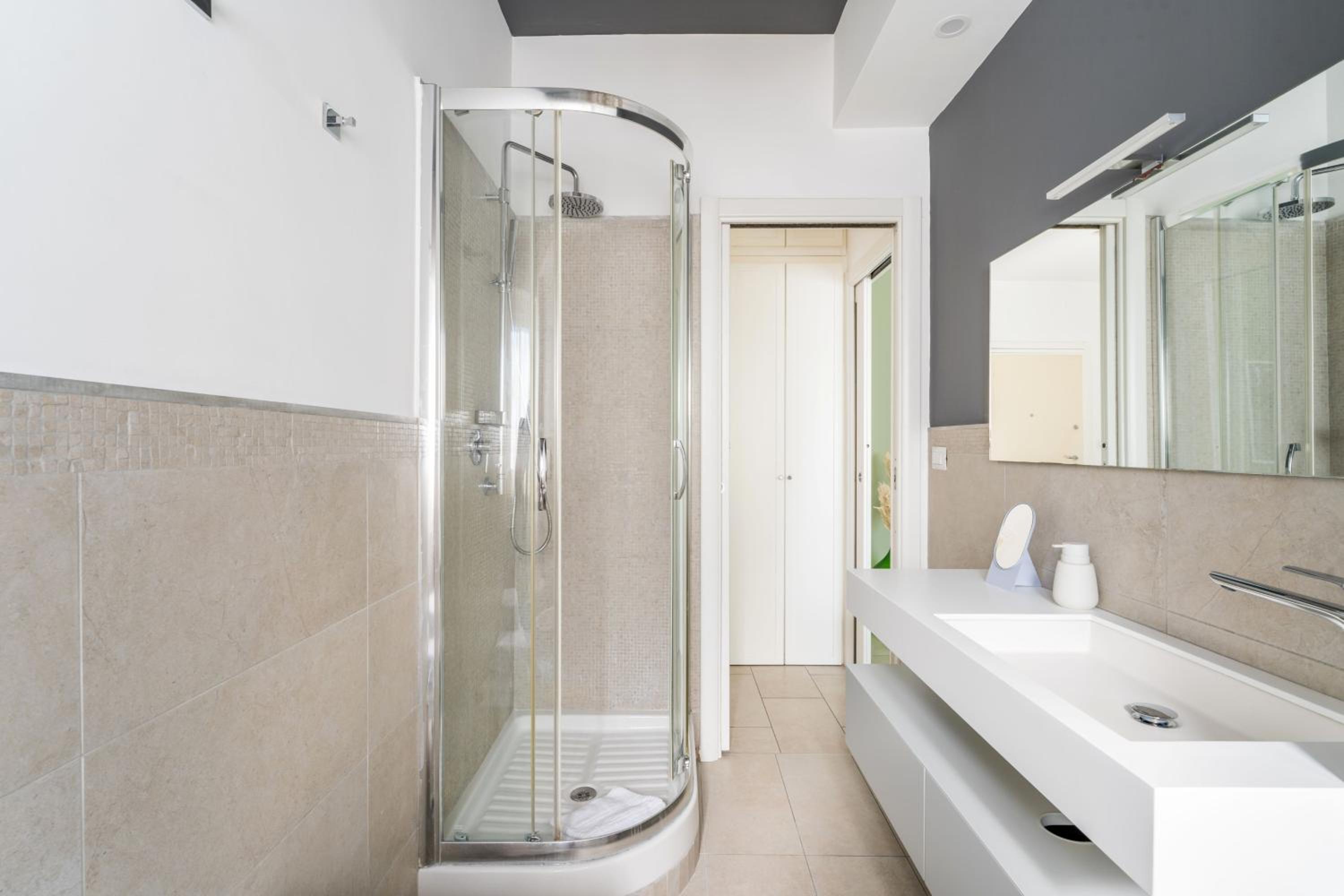 Maison Lumiere, Design Apt 5 min from Tiburtina Station