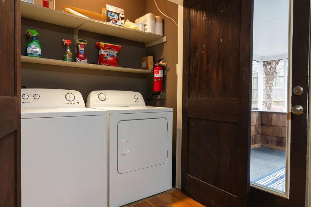 Pet Friendly Home with Hot tub and Swimming Pool , Atlanta Suburb view 5
