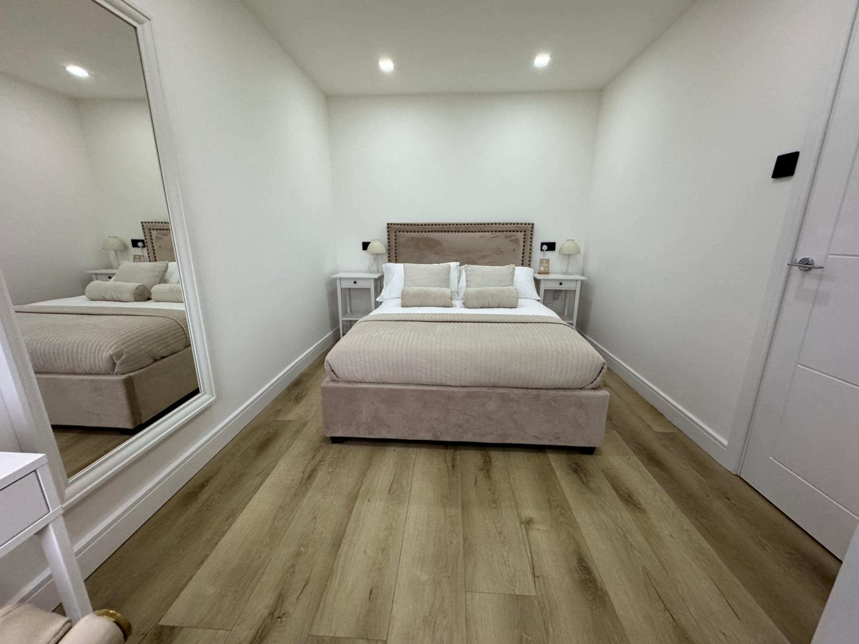 Oxford Vacations - Lux 1 Bed Flat - Free Parking - Property Image 6