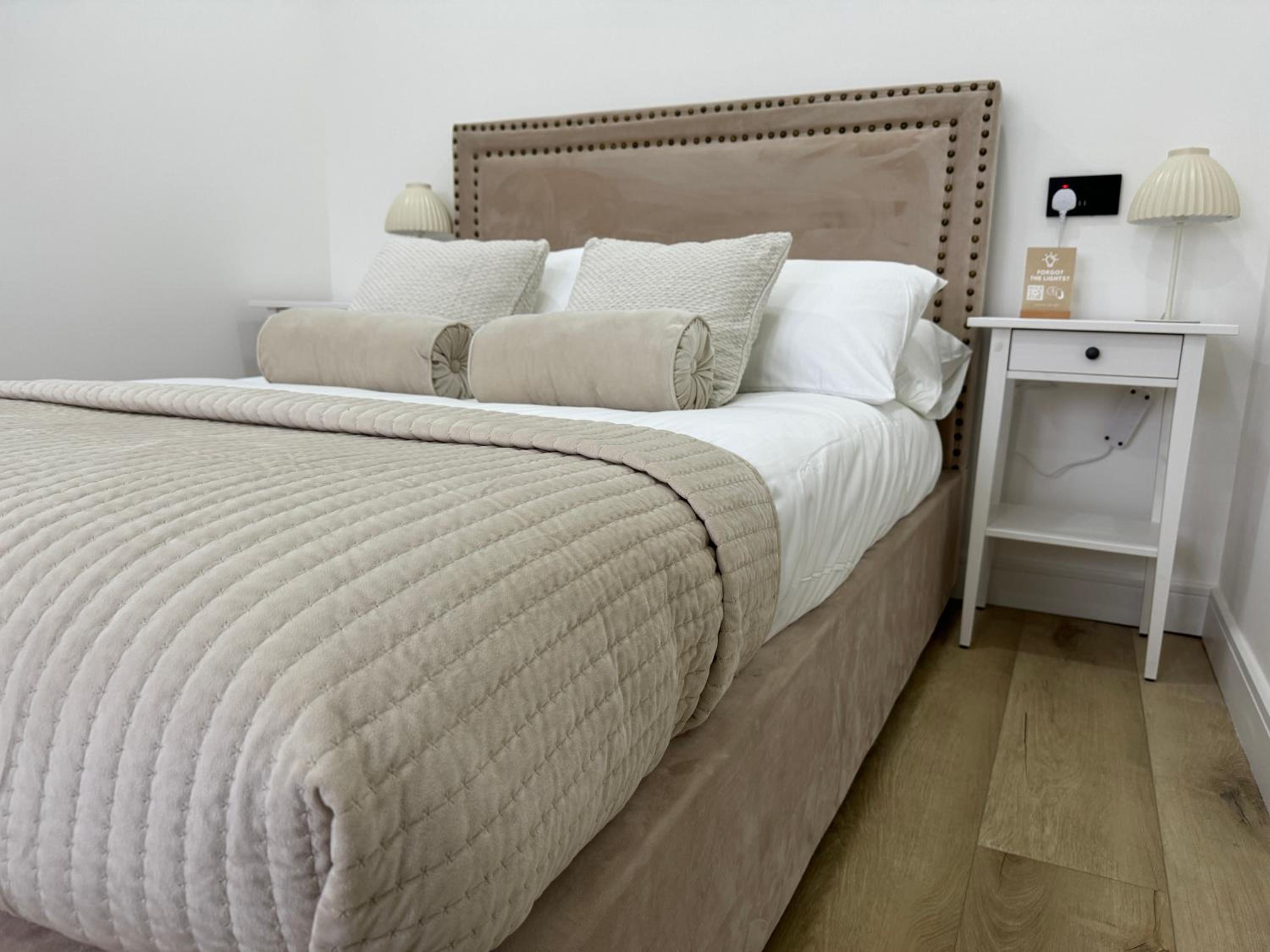 Oxford Vacations - Lux 1 Bed Flat - Free Parking - Property Image 5
