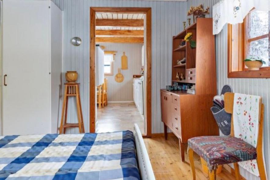 Vintage cabin - Sauna, grill, rural, close to lake & snowmobile trails, skiing