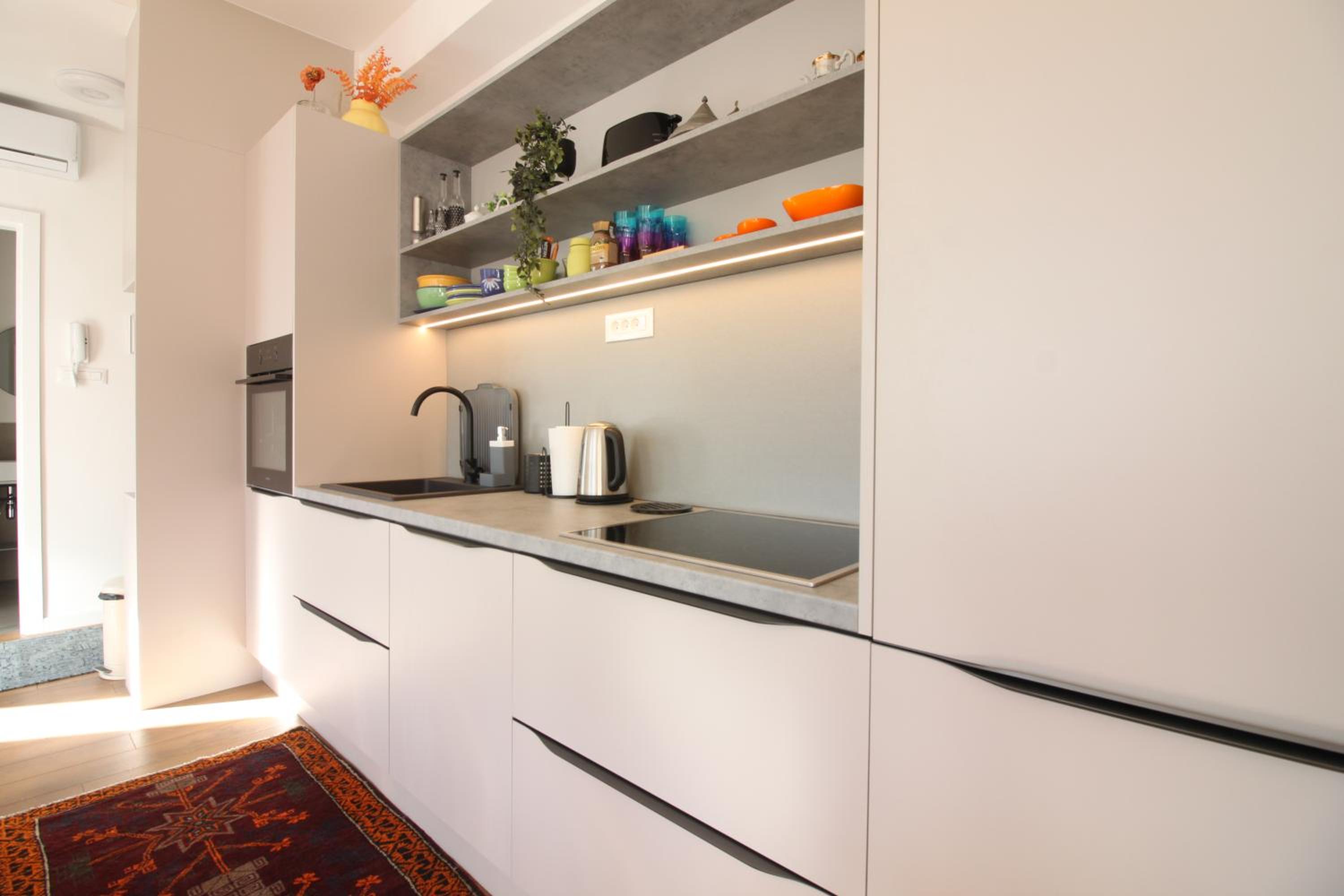 Sunny Apartment
