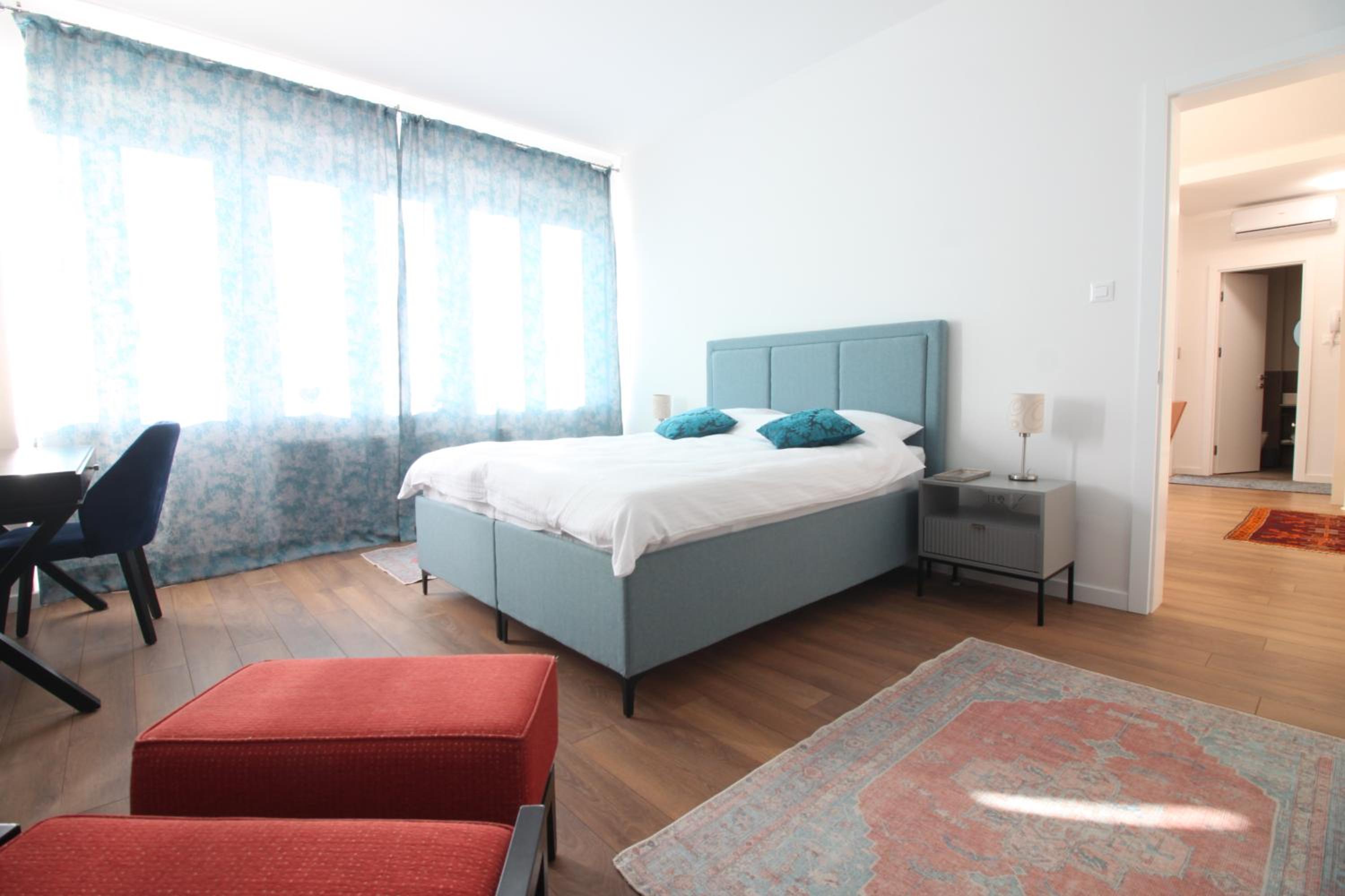 Sunny Apartment