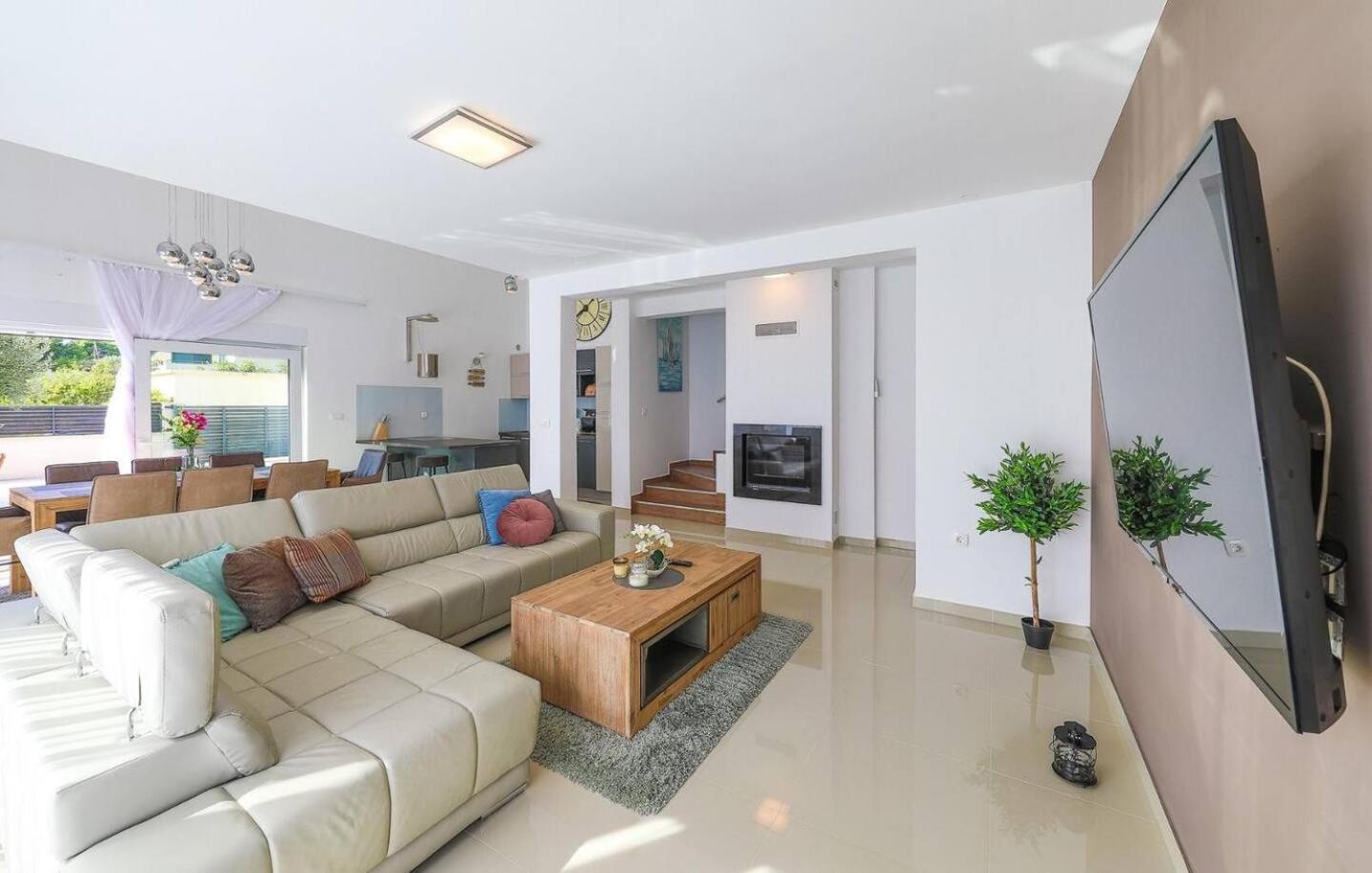 VILLA PETRA view 4