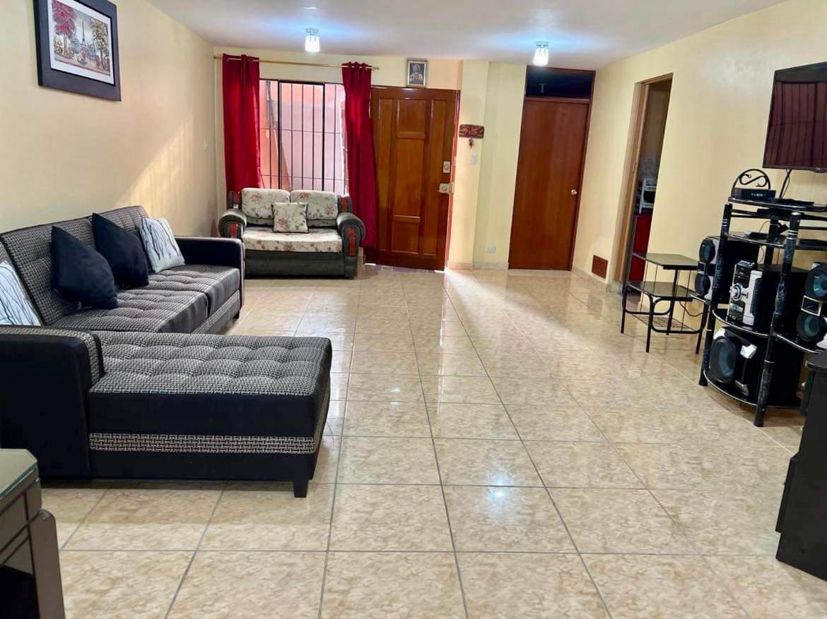 Cozy 2/2 apartment in Chorrillos, Lima view 4