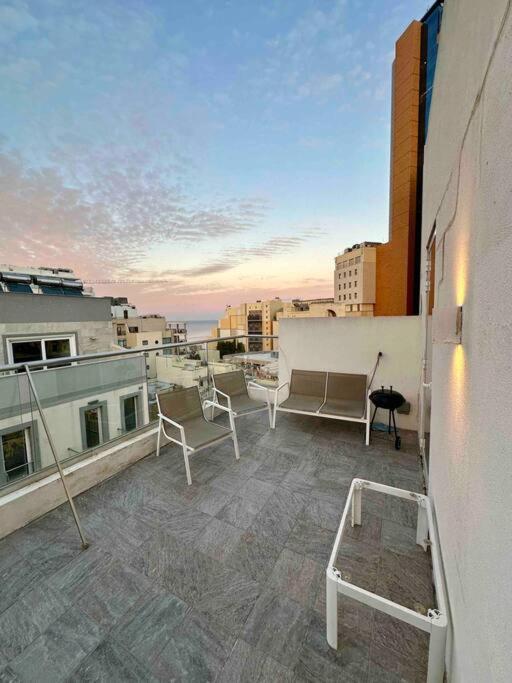 Paceville Sea view Penthouse with Jacuzzi! photo 5