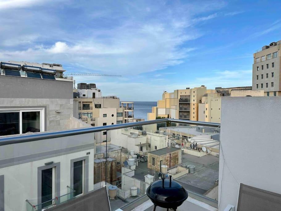 Paceville Sea view Penthouse with Jacuzzi! photo 4
