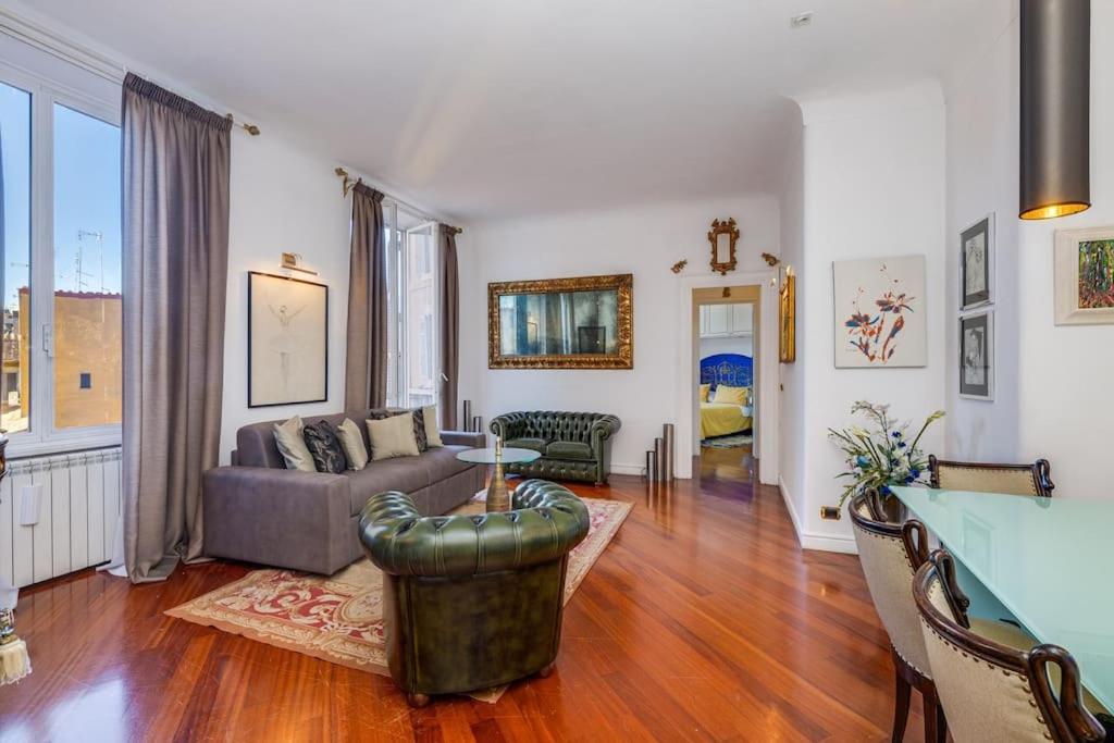 Via del Corso Elegant Family Apartment