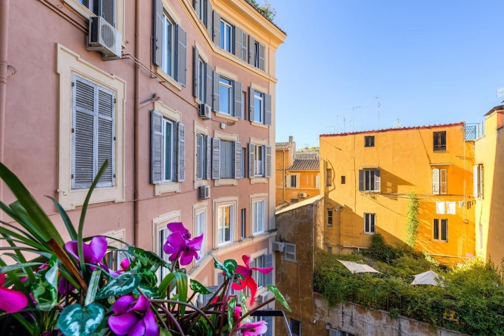 Via del Corso Elegant Family Apartment