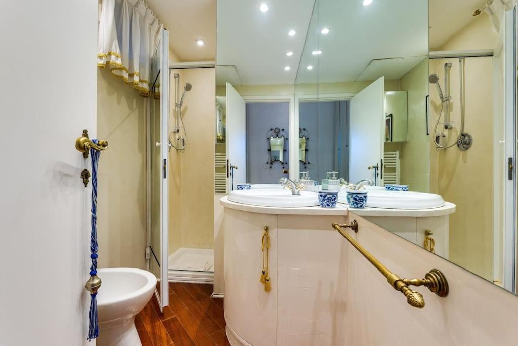 Via del Corso Elegant Family Apartment