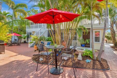 Beachy Keen! 1 bed 1 bath ground floor steps to beach
