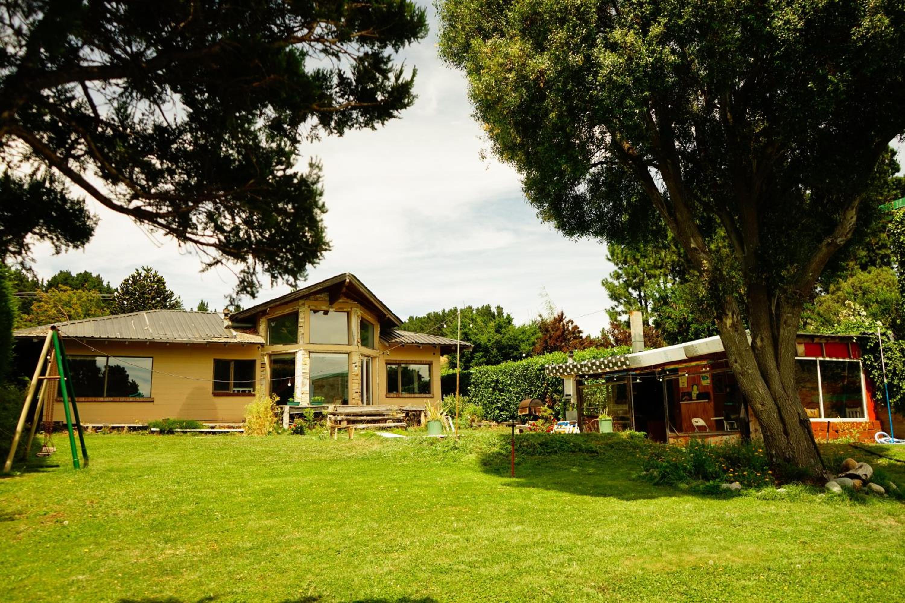 hermosa casa a una cuadra del lago