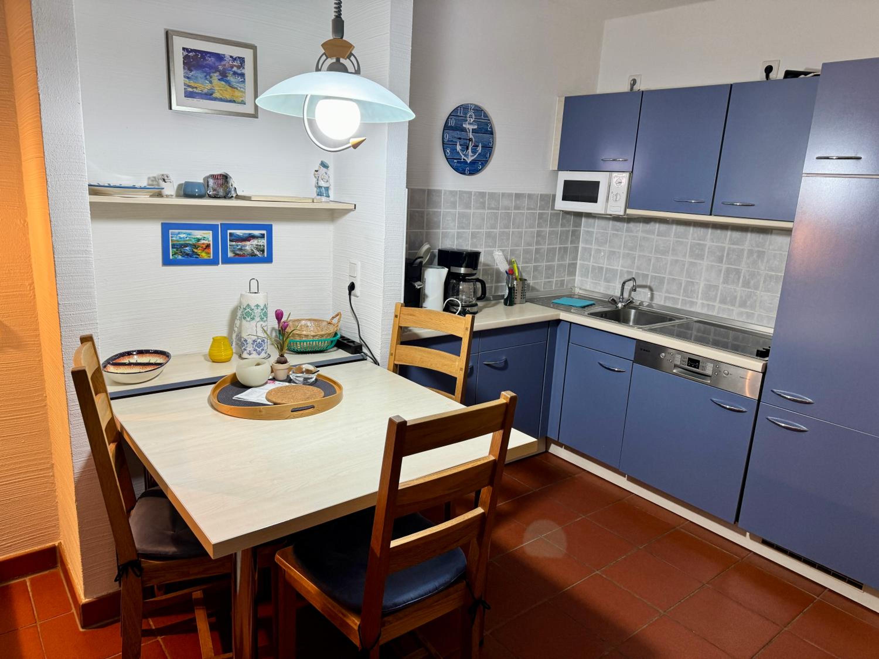 Möwenblick Bakenberg-41 Ferienwohnung mit Terrasse, Doppelbett, Schlafsofa, vollständige Komfortküche