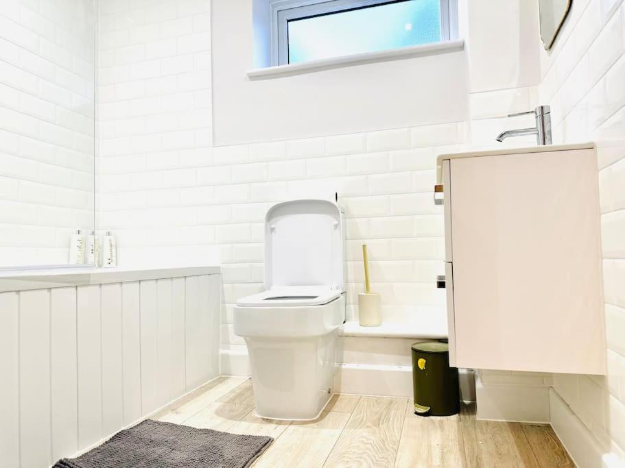 Stylish Dover Apt With Castle View