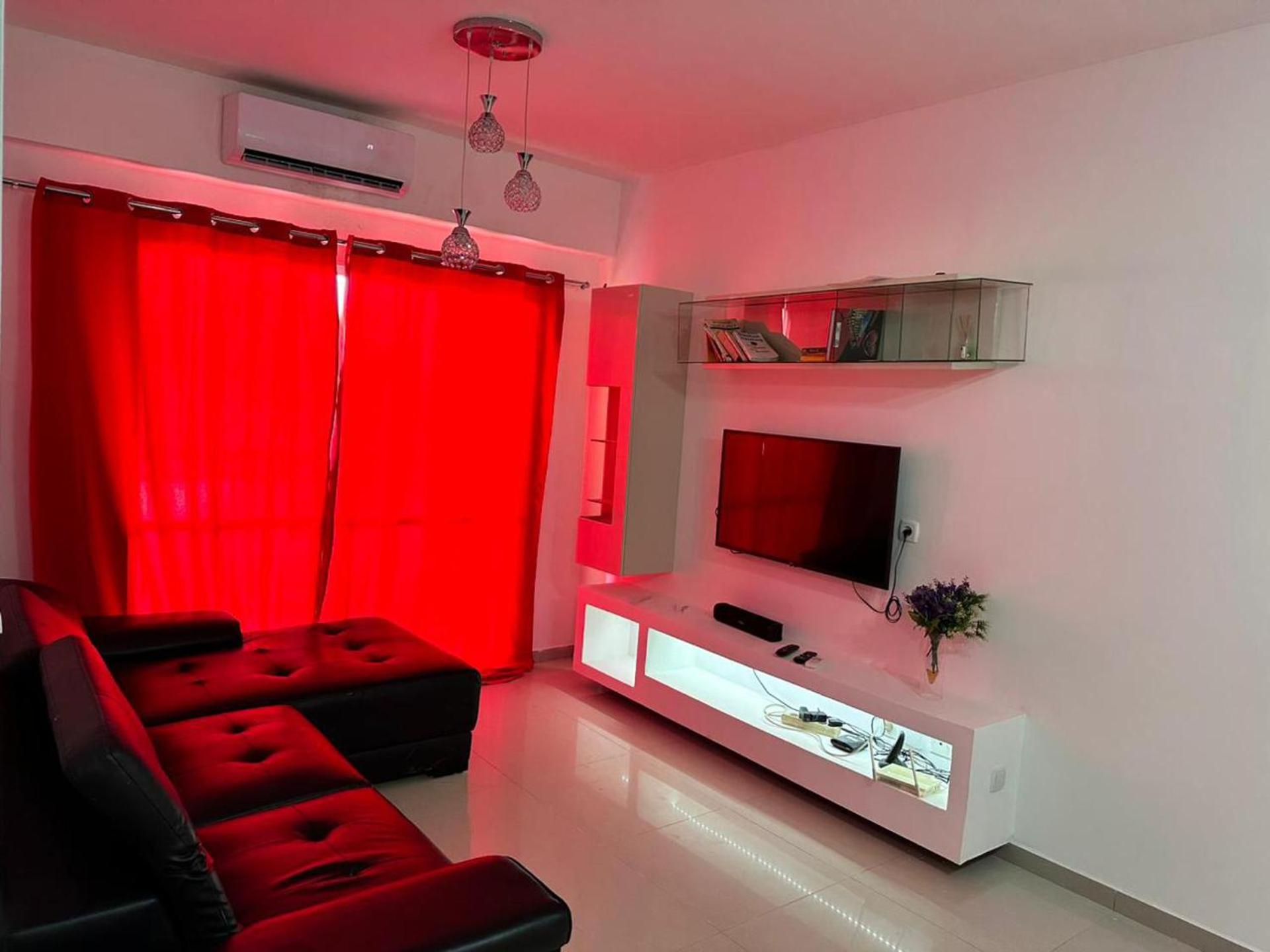 Viana - Apartment - Sleeps 6 - Garden - Pool