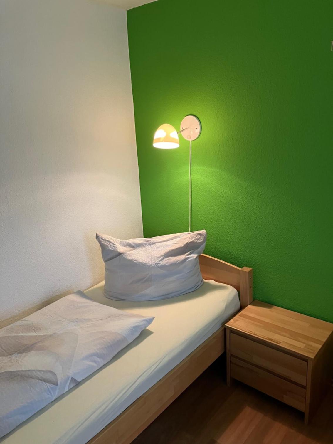 Ferienwohnung Morgensonne am Kurpark Bad Berka # gratis Parkplatz # ebenerdig # Spielplatz # WLAN # 2 Schlafzimmer # Nähe Weimar # Weimarer Land # Smart-TV view 5