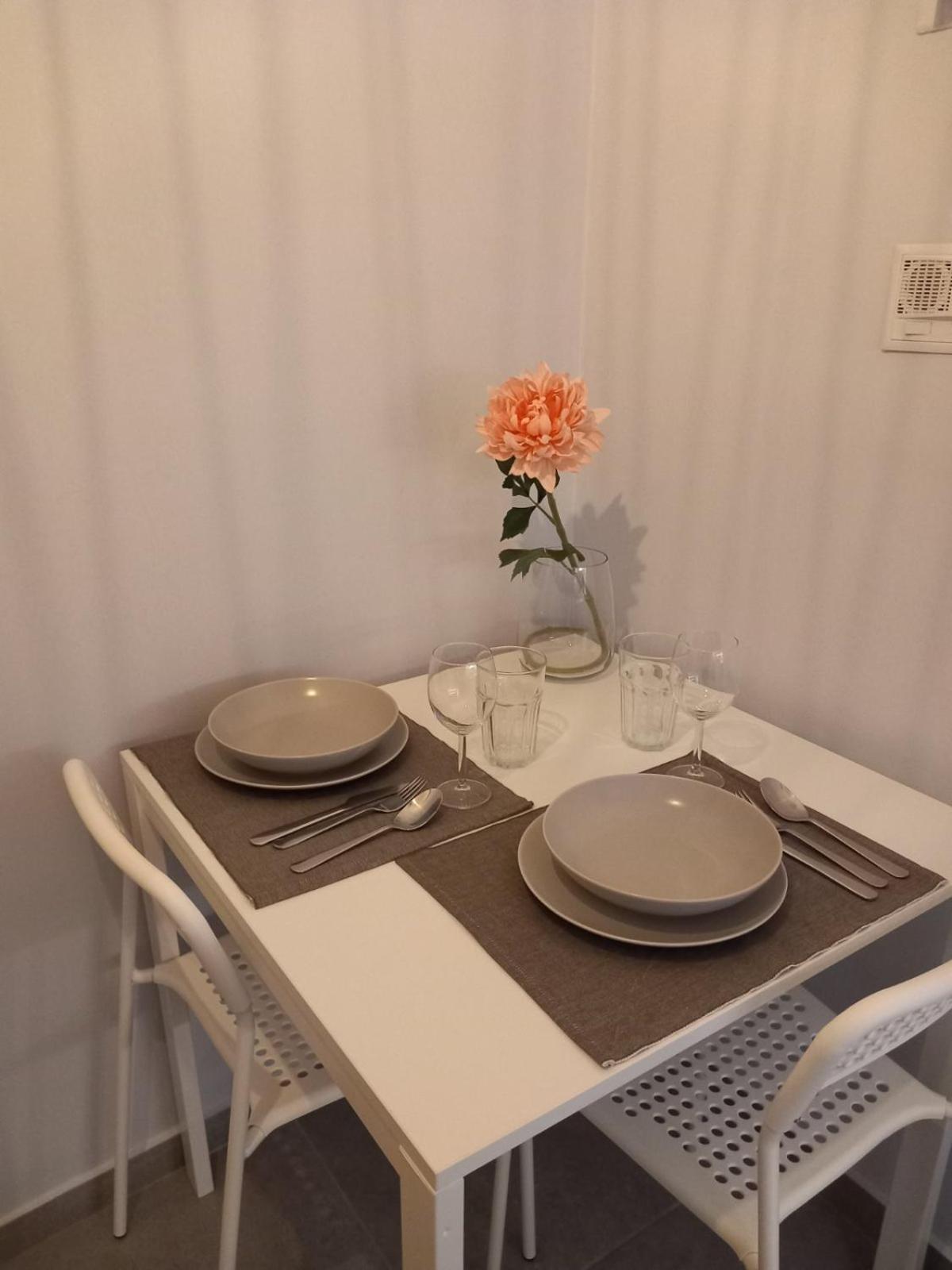 Leo Athens Apartment Near Tram Station