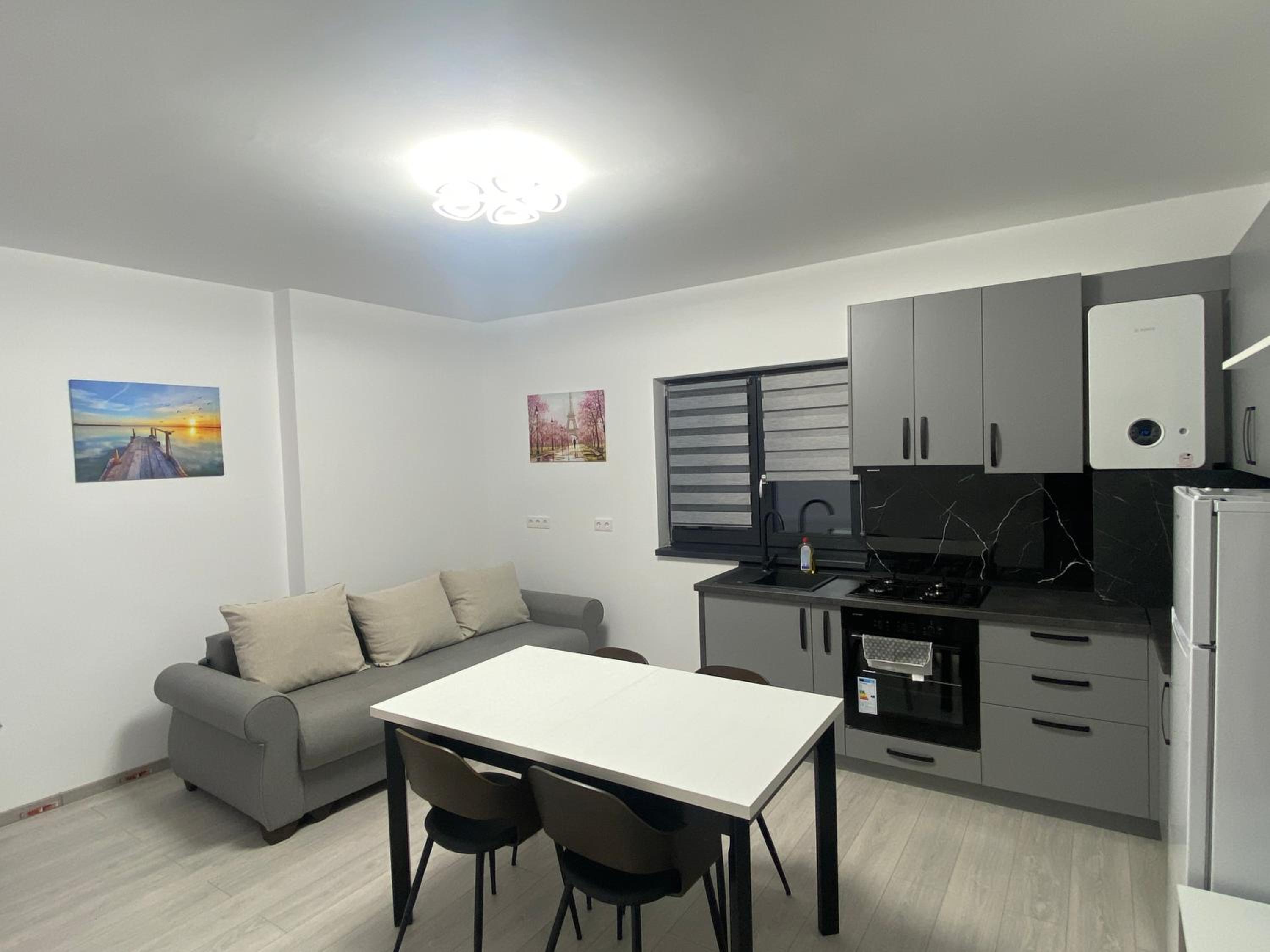 Garden City Flat view 3