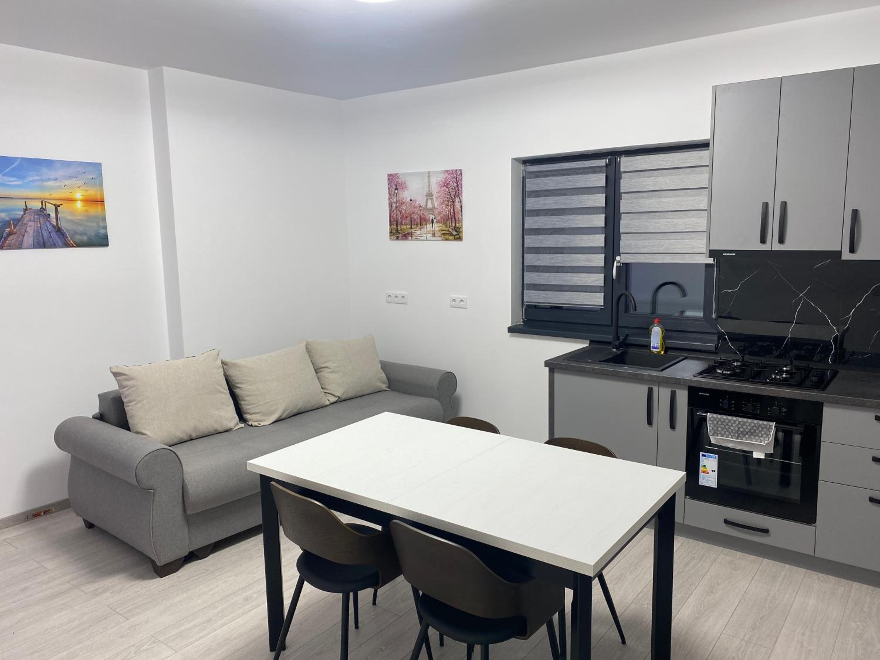 Garden City Flat view 4
