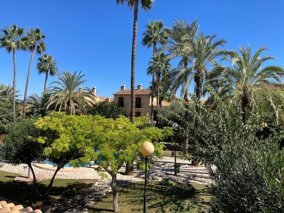 Adosado en Dénia con gran jardín