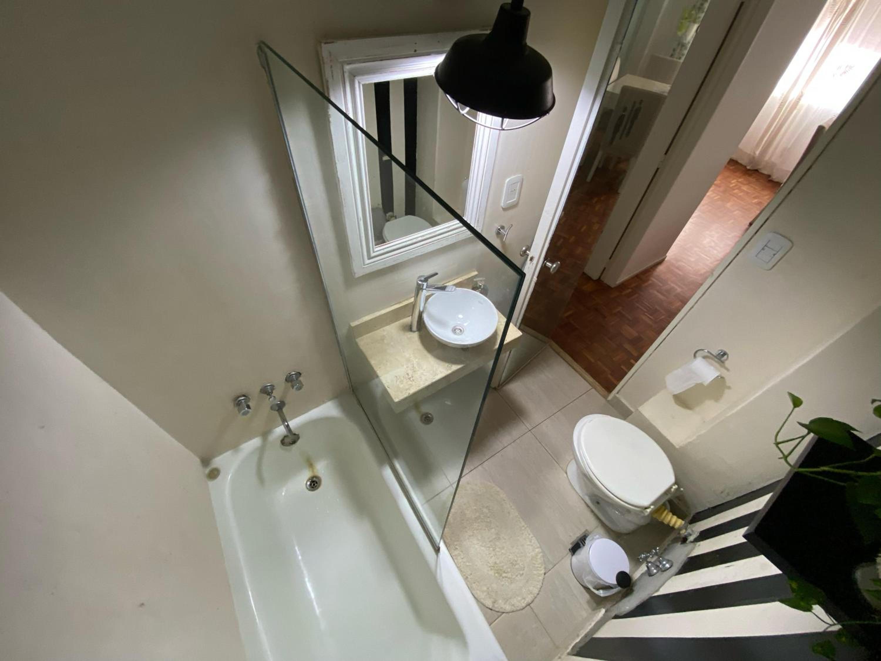 Recoleta stop apartment