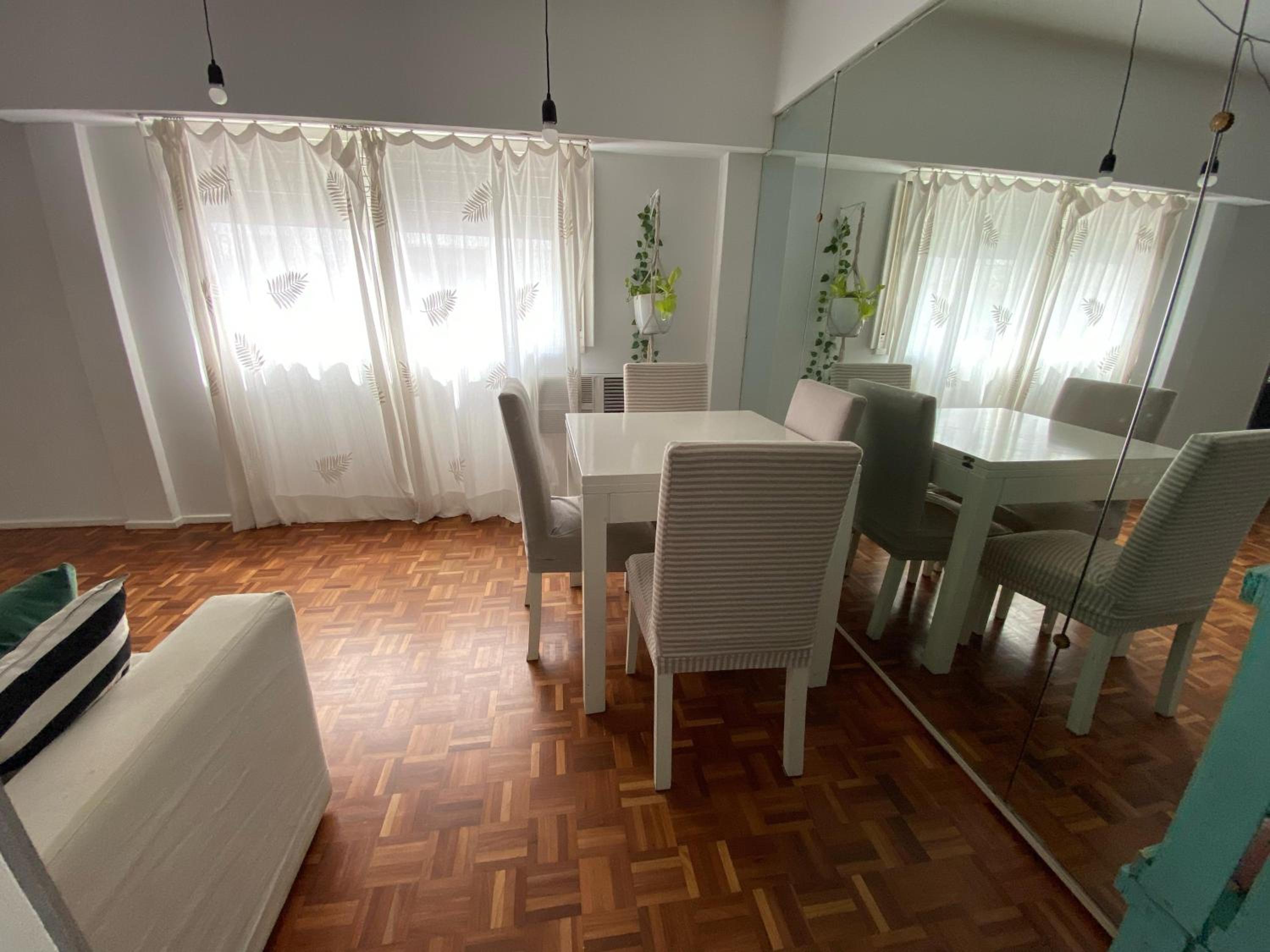 Recoleta stop apartment