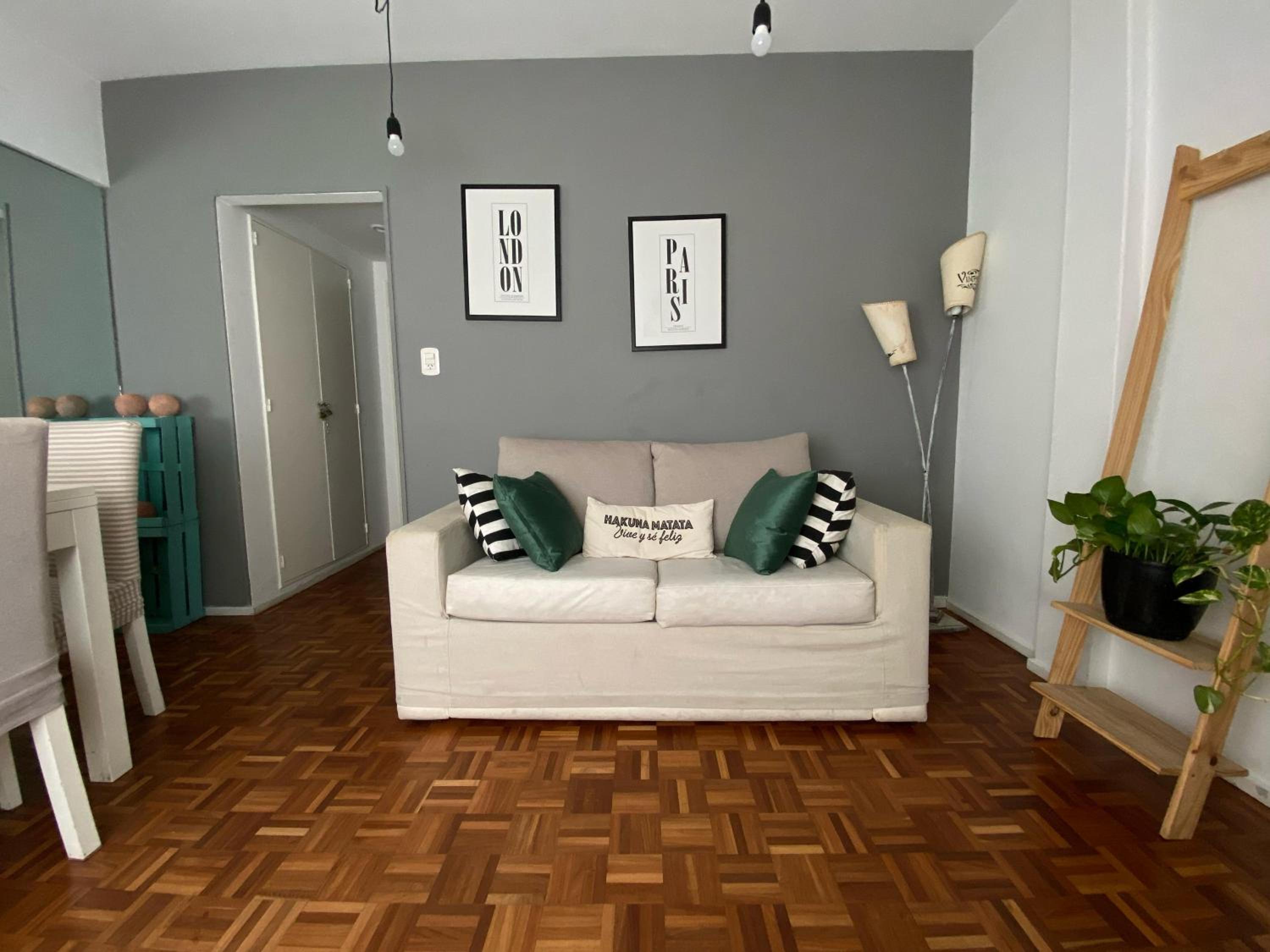 Recoleta stop apartment