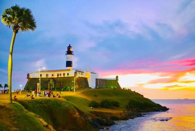 Lindo, Decorado, na Praia da Barra, em Salvador!