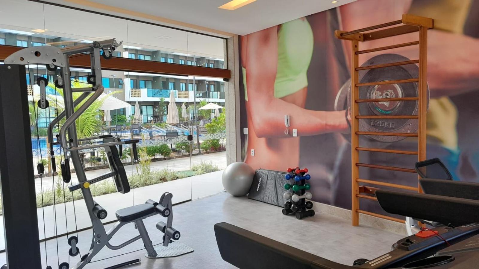 Apt com duas garagens com vista p piscina D002