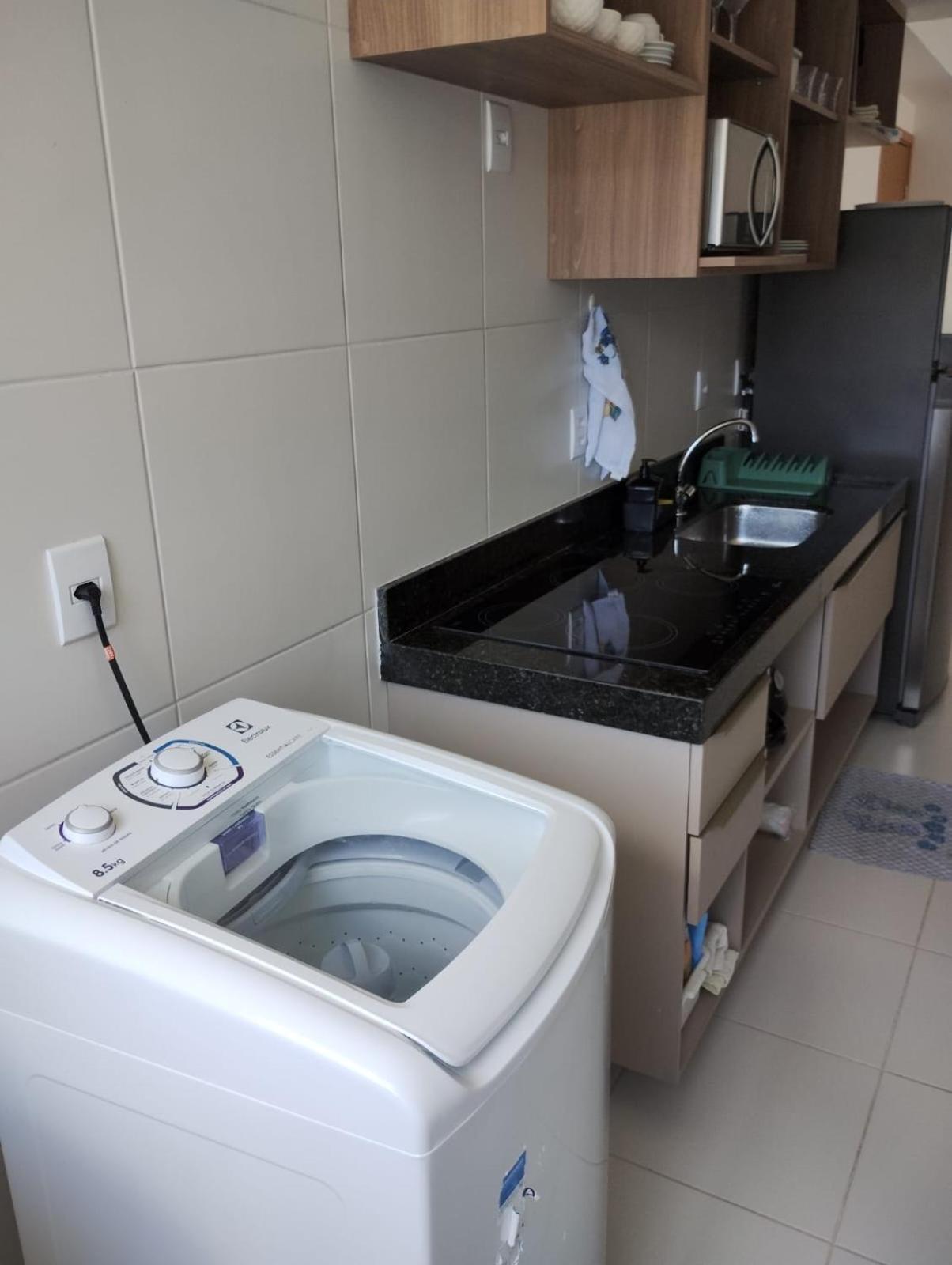 Apt com duas garagens com vista p piscina D002
