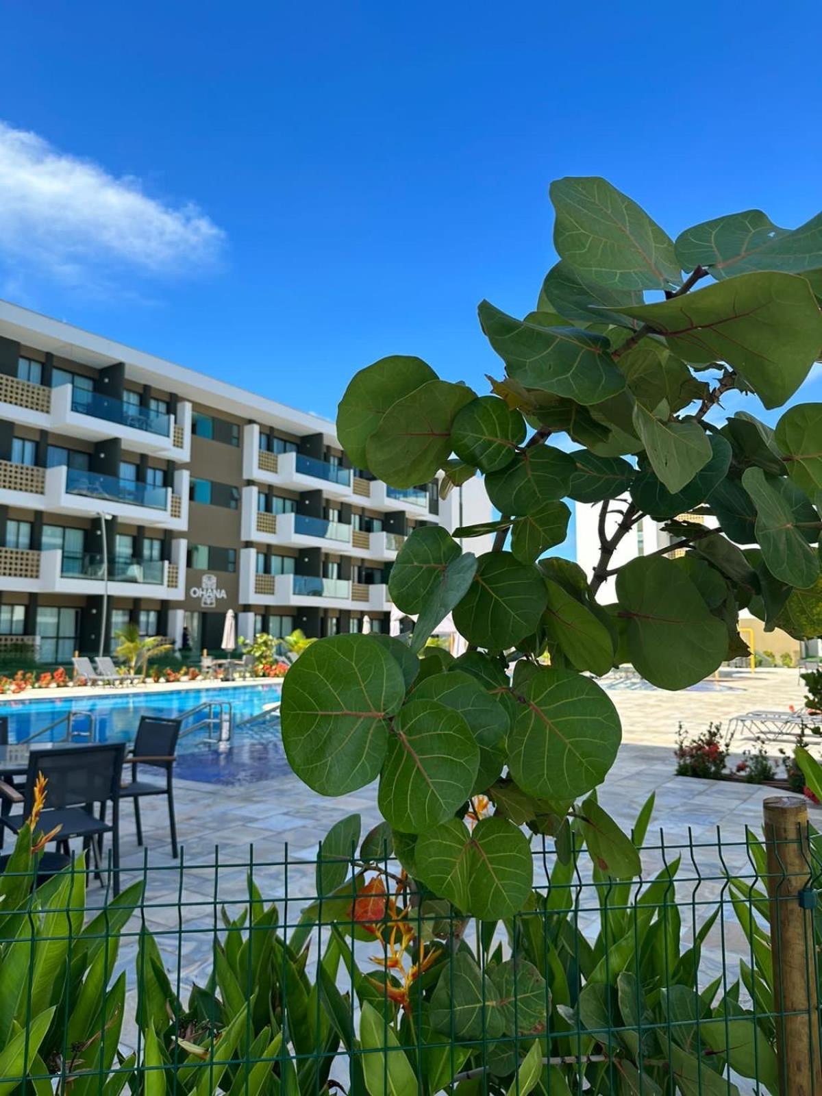 Apt com duas garagens com vista p piscina D002
