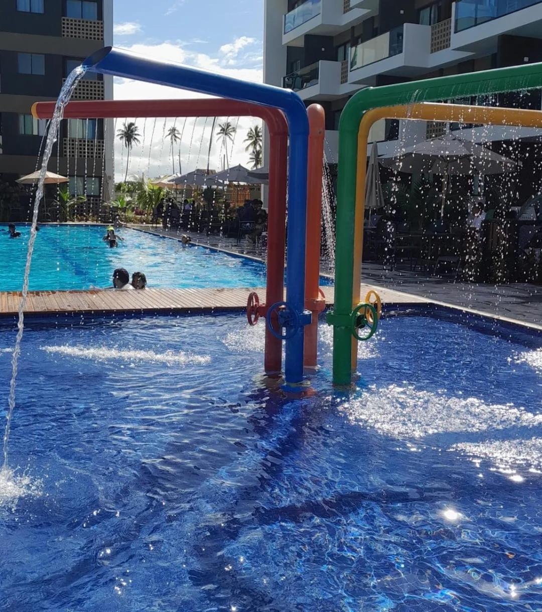 Apt com duas garagens com vista p piscina D002