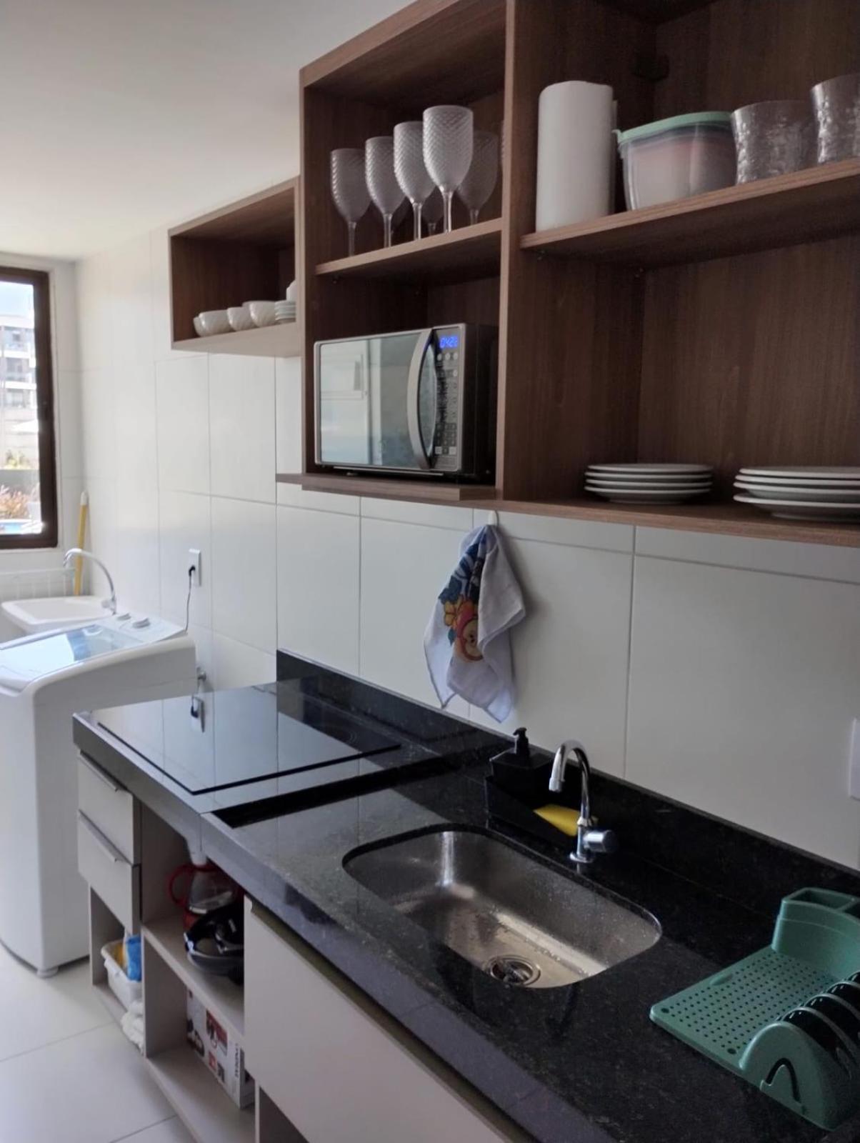 Apt com duas garagens com vista p piscina D002