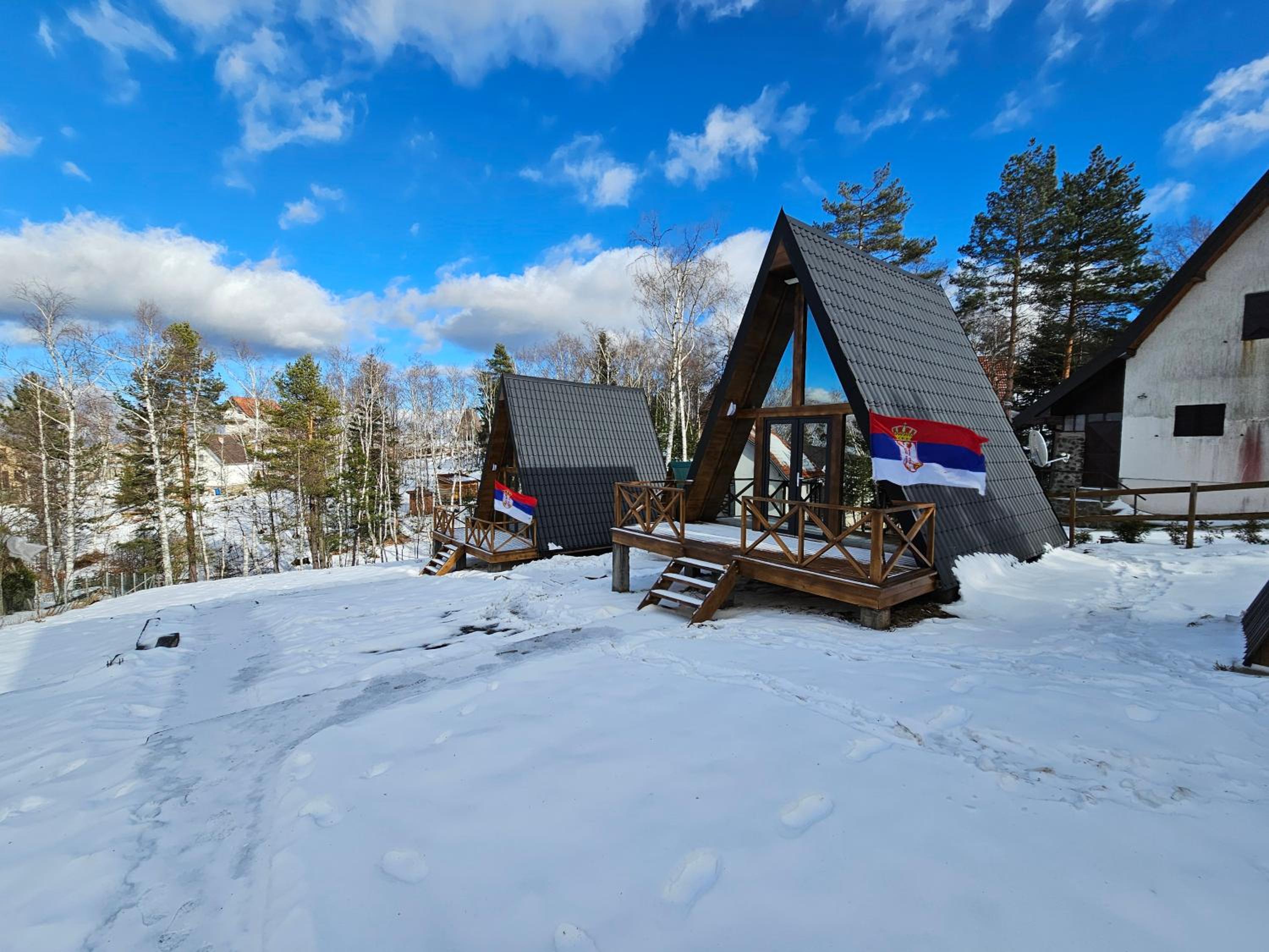 L & V A FRAME HOME mogucnost najma ATW vozila uz objekat view 2