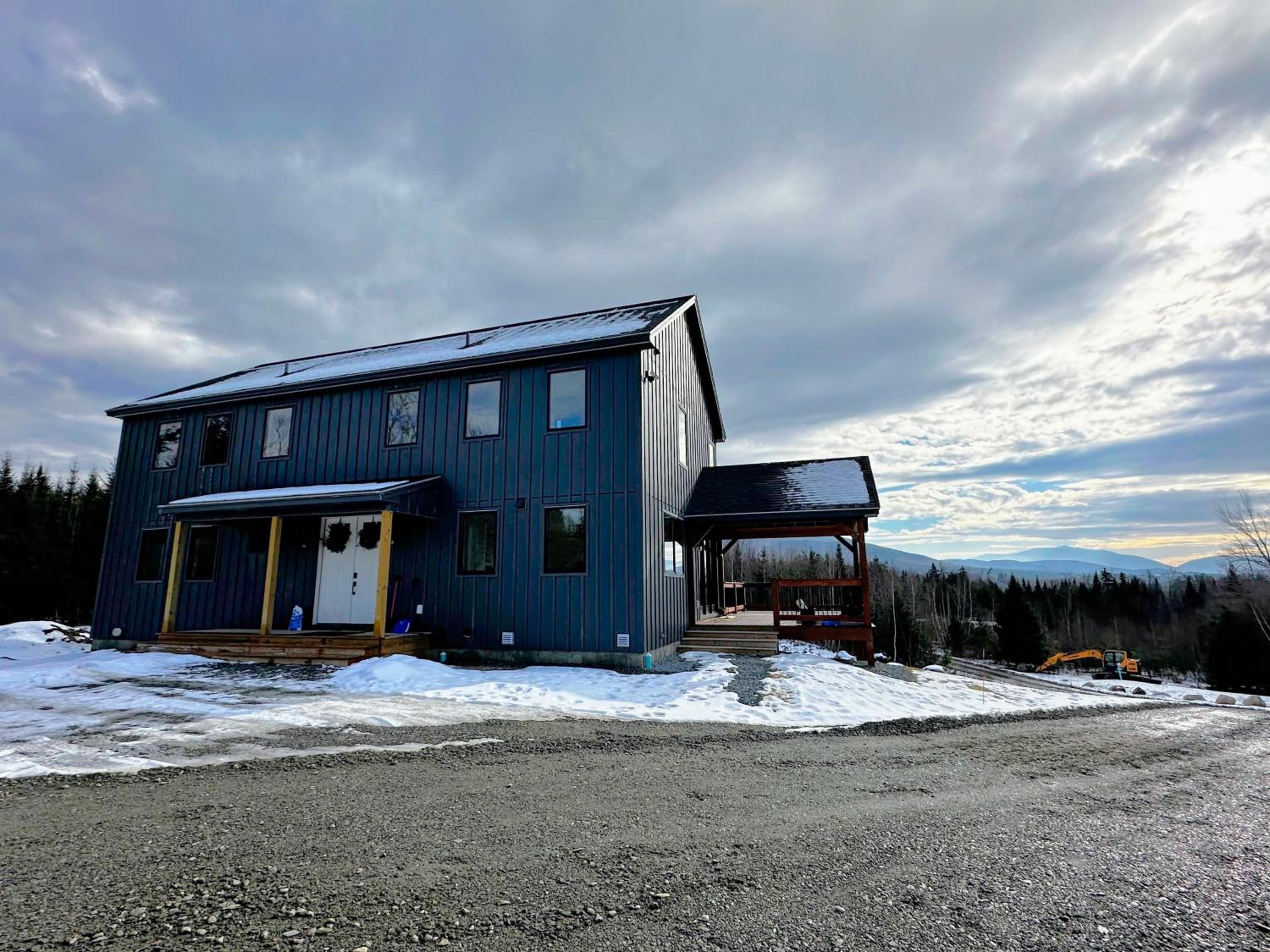 2M New rustic contemporary home with stunning views, great amenities and perfect private location. view 3