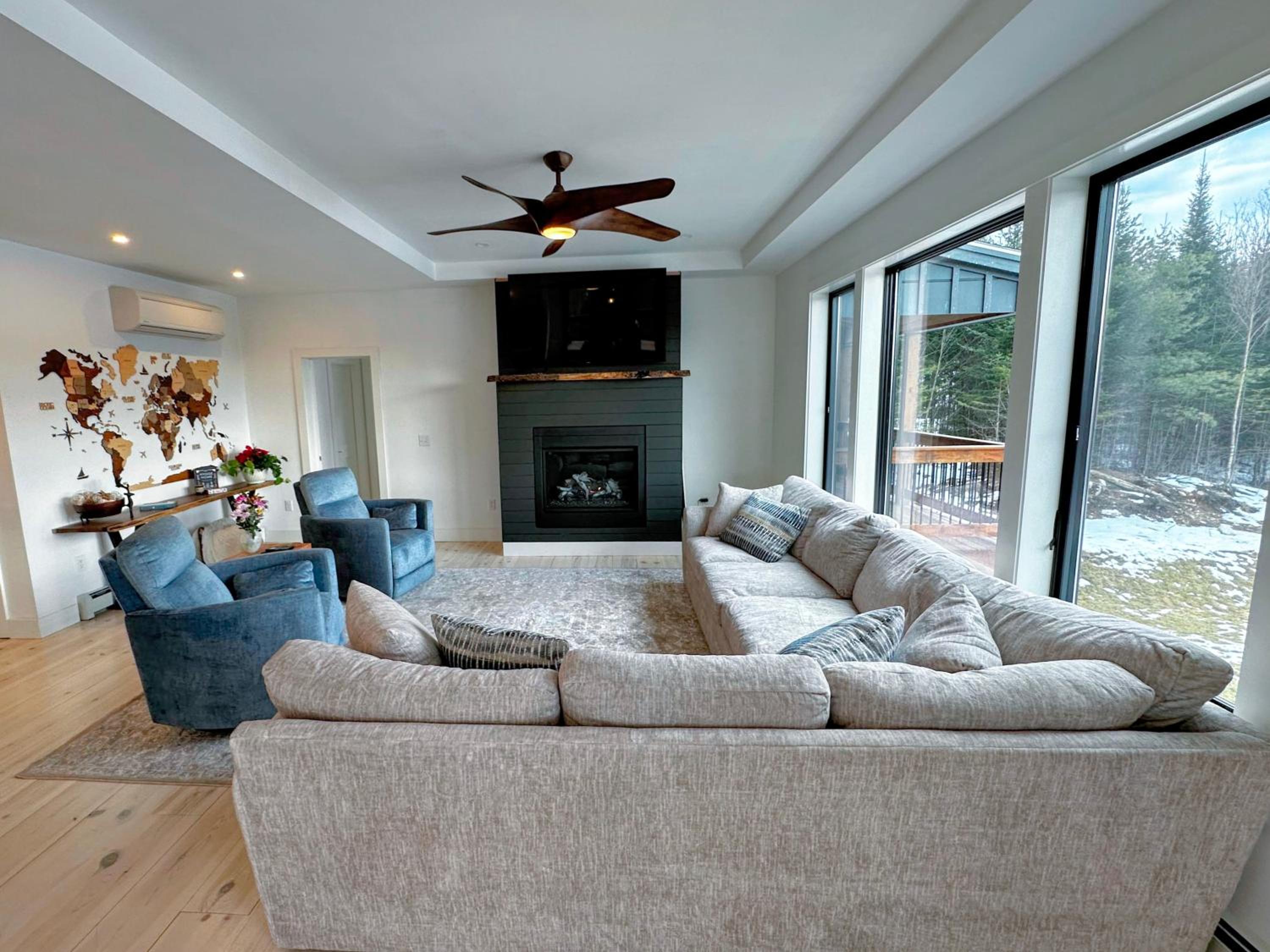 2M New rustic contemporary home with stunning views, great amenities and perfect private location. view 4
