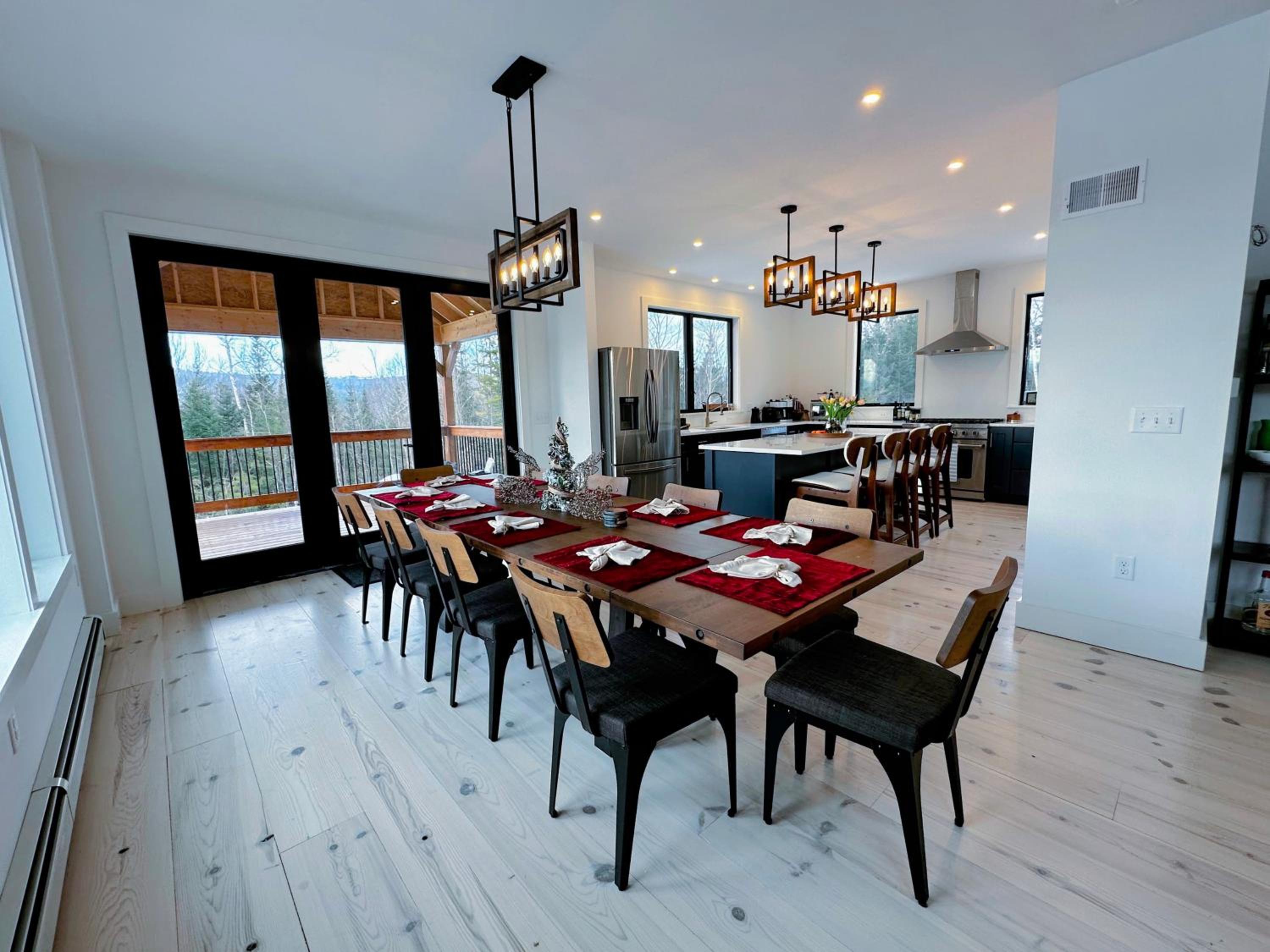 2M New rustic contemporary home with stunning views, great amenities and perfect private location. view 2