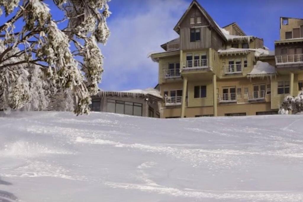 Hotel White Crystal 110 Ski In Ski Out