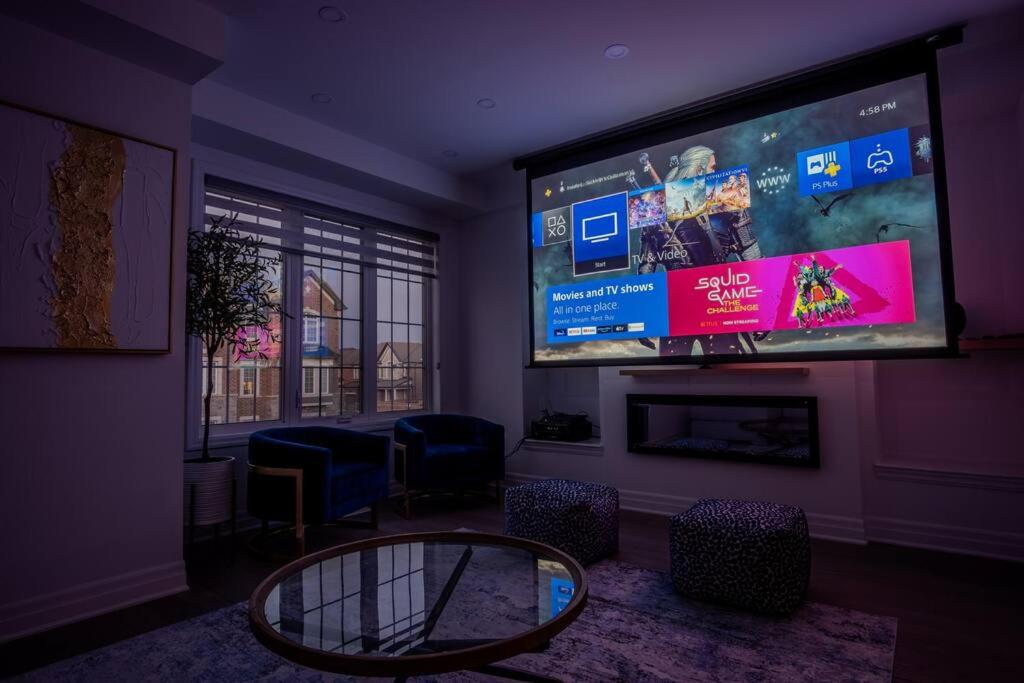Modern 4-Bed Townhome with Cinema & Roof Terrace