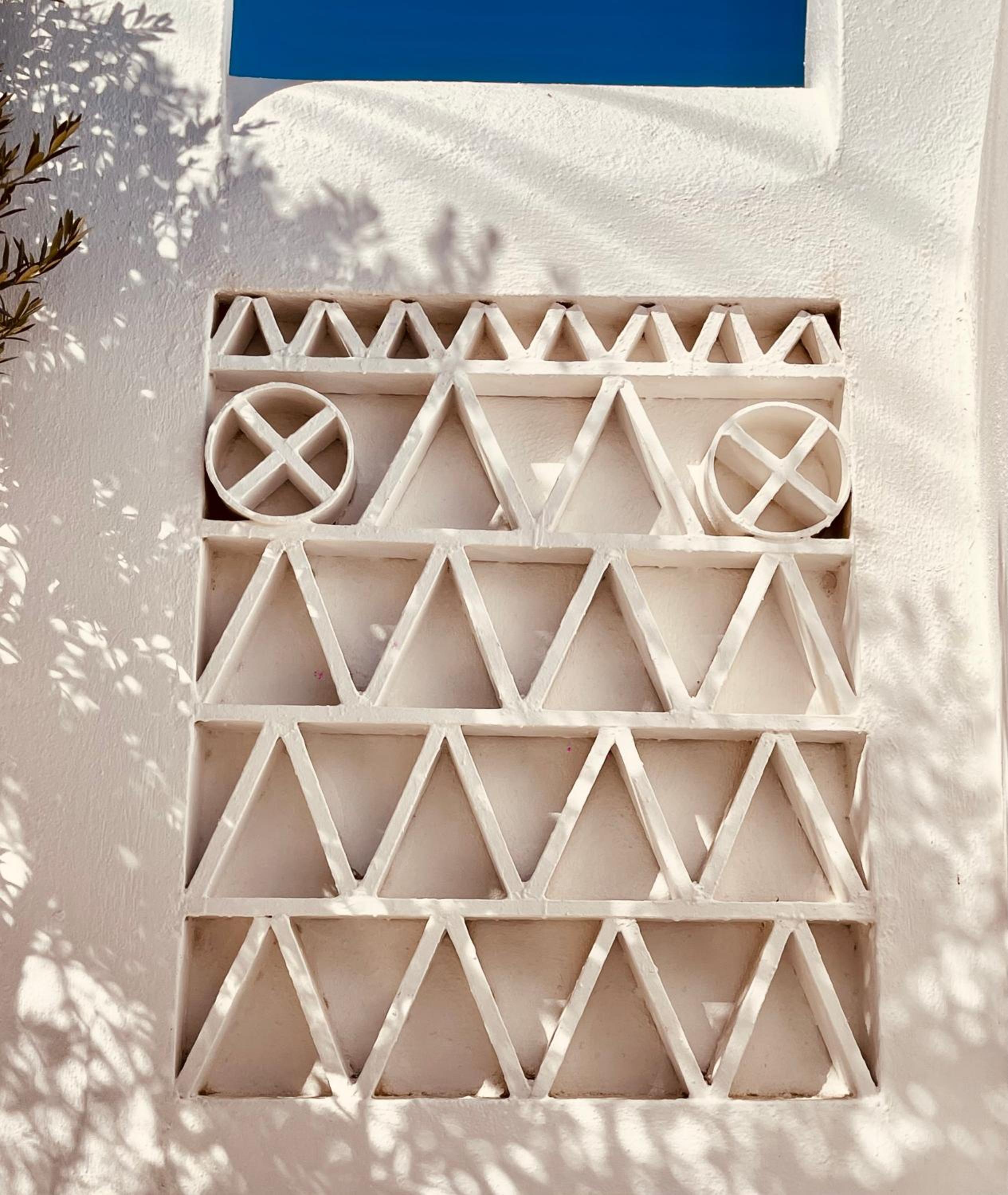 ROMEO AND JULIO SUMMER HOUSE