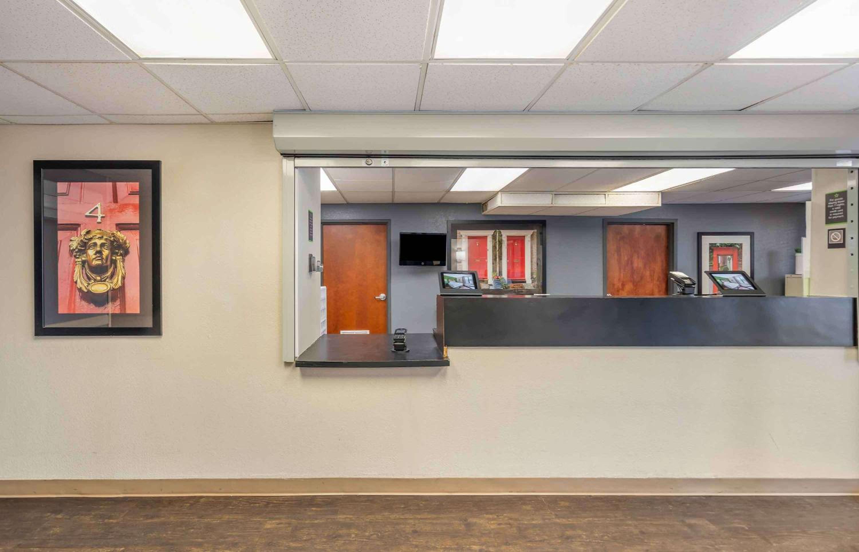 Downers Grove Vacations - Extended Stay America Select Suites - Chicago - Downers Grove - Property Image 26