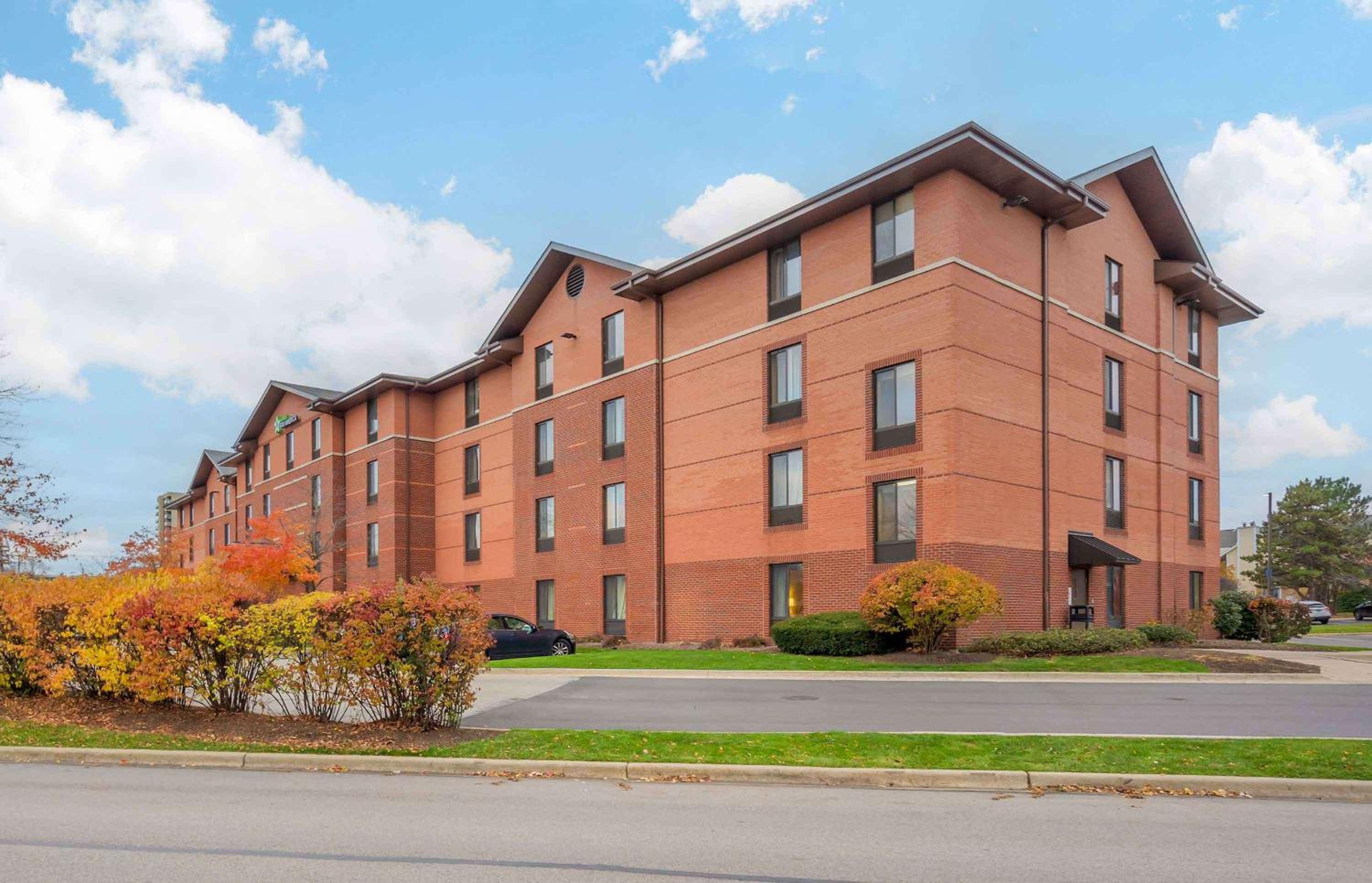 Extended Stay America Suites - Chicago - Lombard - Yorktown Center view 2